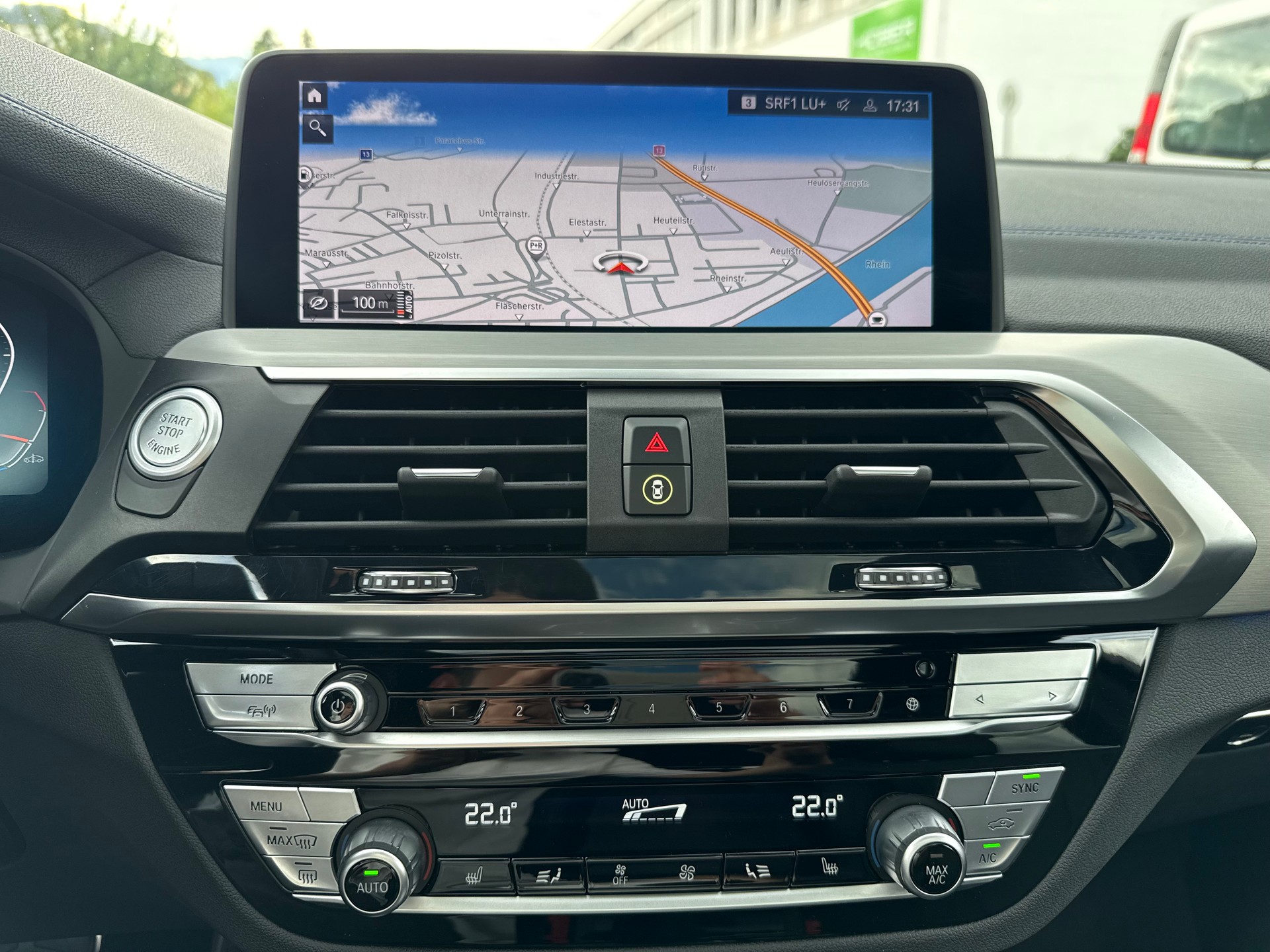 BMW X3 20d xDrive paddles *Traumausstattung*-image-23