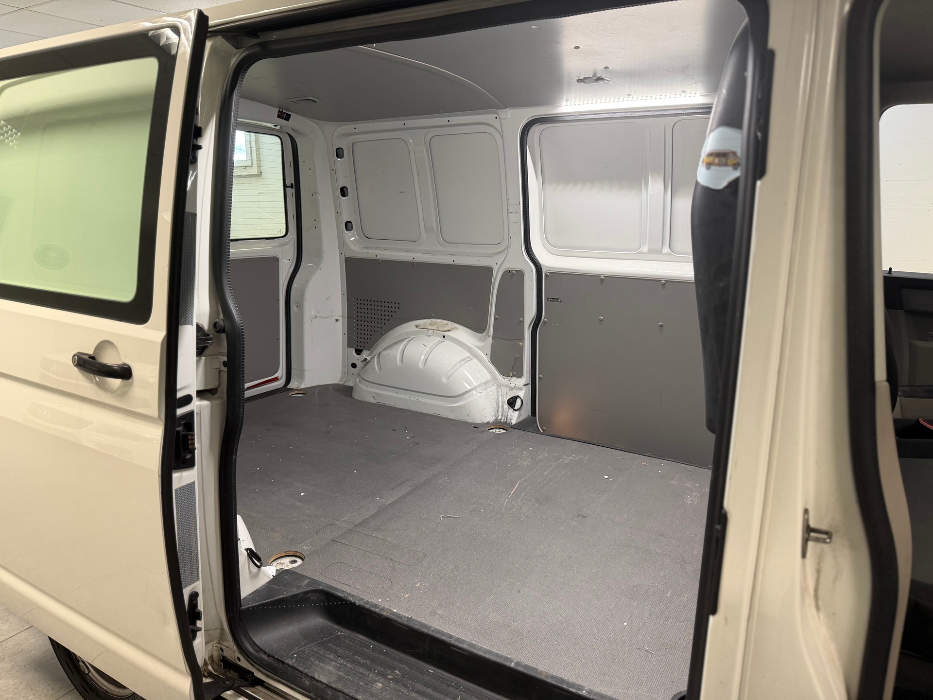 VW T6 2.0 TDI 4Motion-image-24