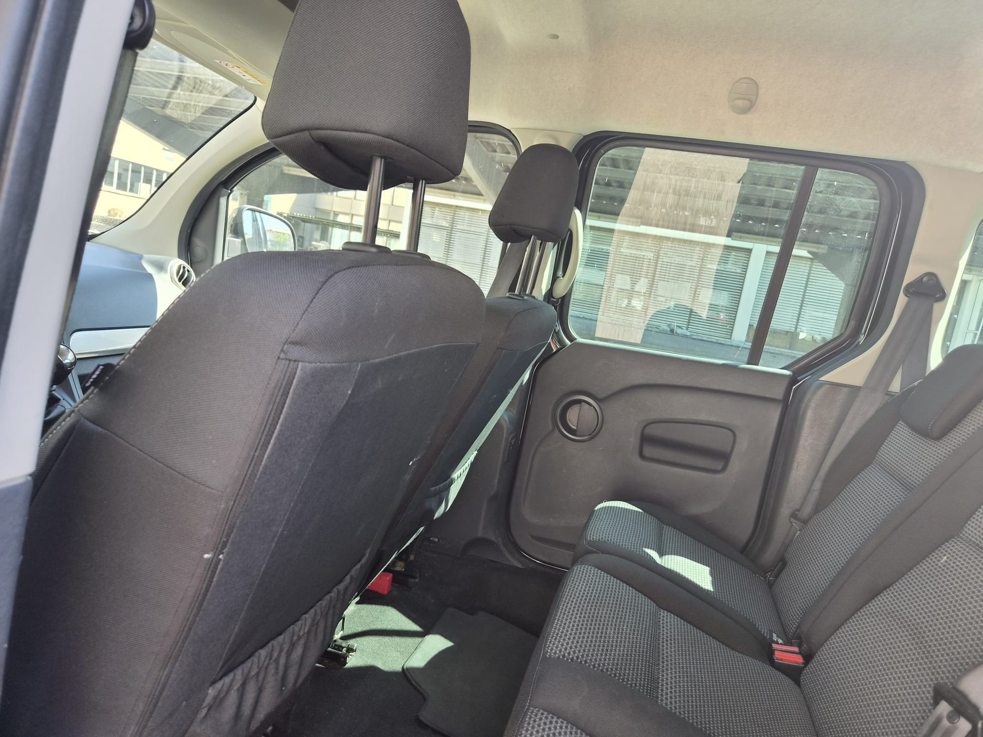 MERCEDES-BENZ Citan Tourer 111 CDI L 5-Plätzer/5 places-image-4