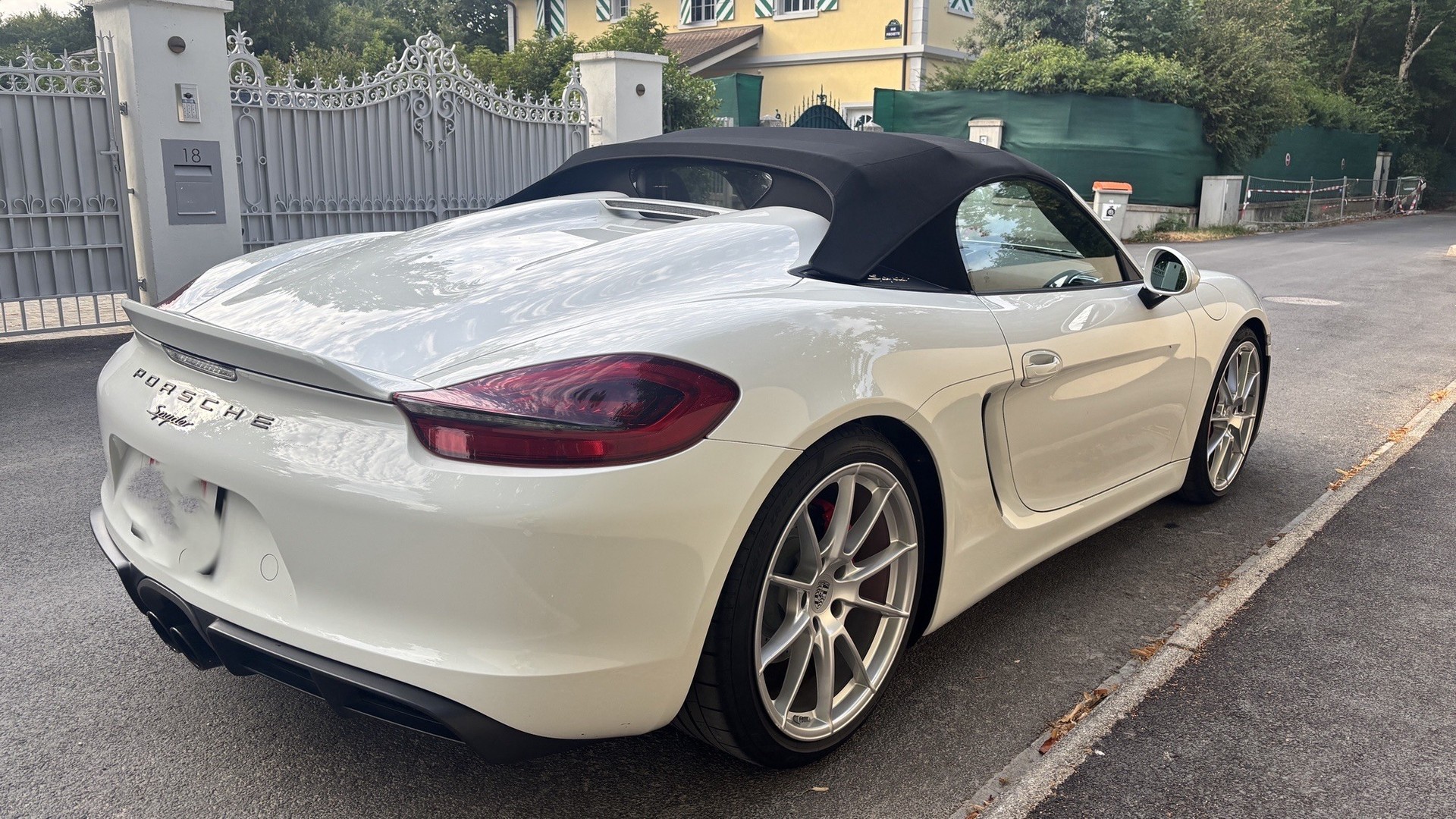 PORSCHE 3.8 Spyder-image-12