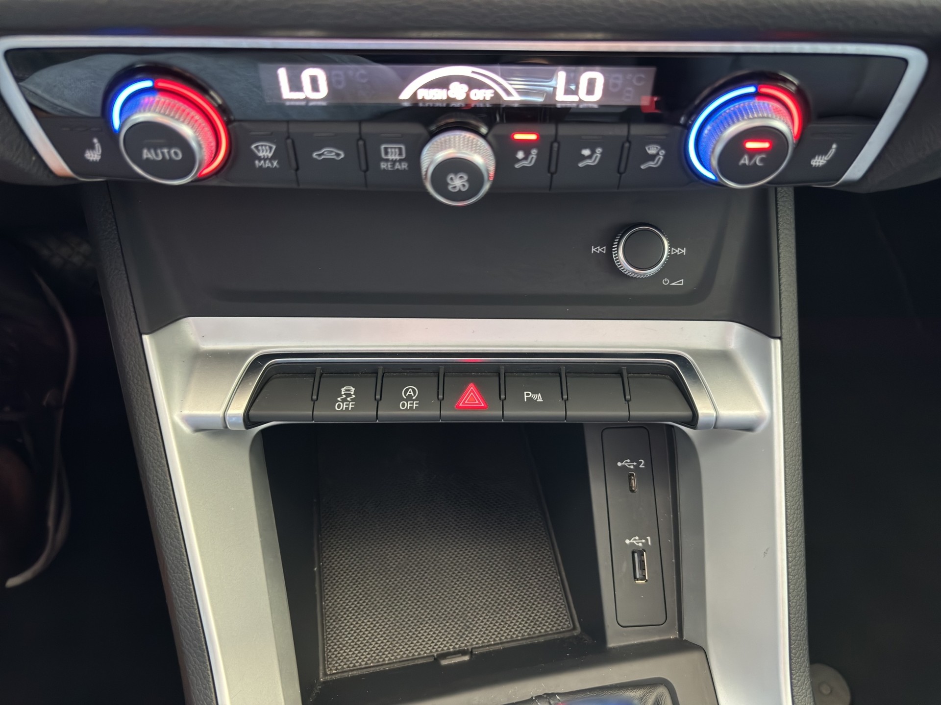AUDI Q3 35 TFSI advanced S-tronic-image-30