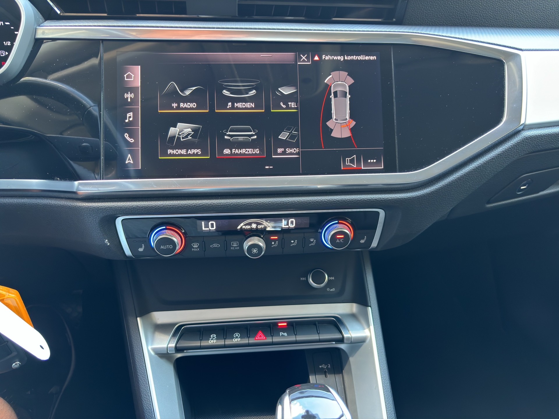 AUDI Q3 35 TFSI advanced S-tronic-image-17
