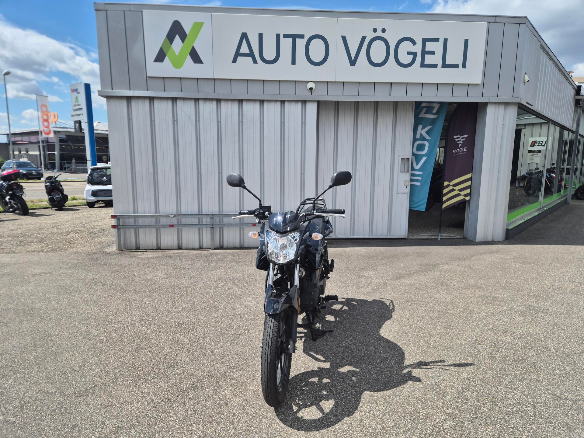 YAMAHA YS 125 UBS-showroom-element-1
