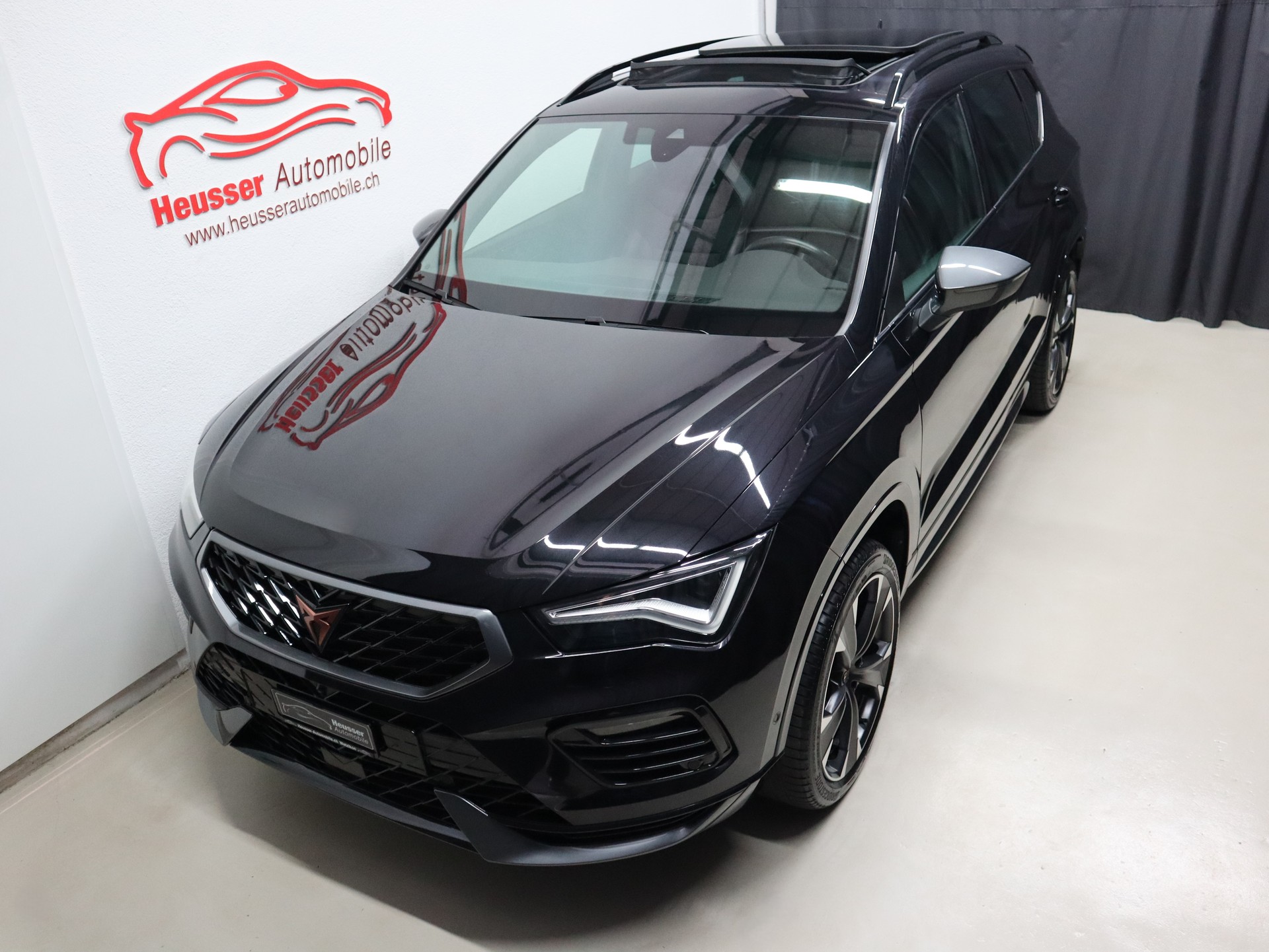 CUPRA Ateca 2.0TSI VZ 4Drive DSG - Panorama - Navi - Beats - Sportsitze - Sitzmemory - 360° Kamera - AHK - 300 PS-showroom-element-2