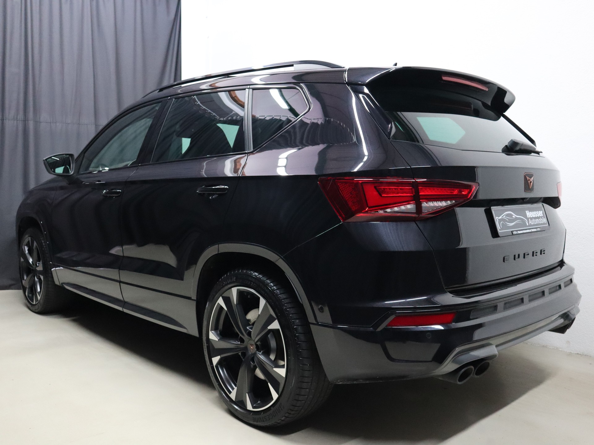 CUPRA Ateca 2.0TSI VZ 4Drive DSG - Panorama - Navi - Beats - Sportsitze - Sitzmemory - 360° Kamera - AHK - 300 PS-showroom-element-3