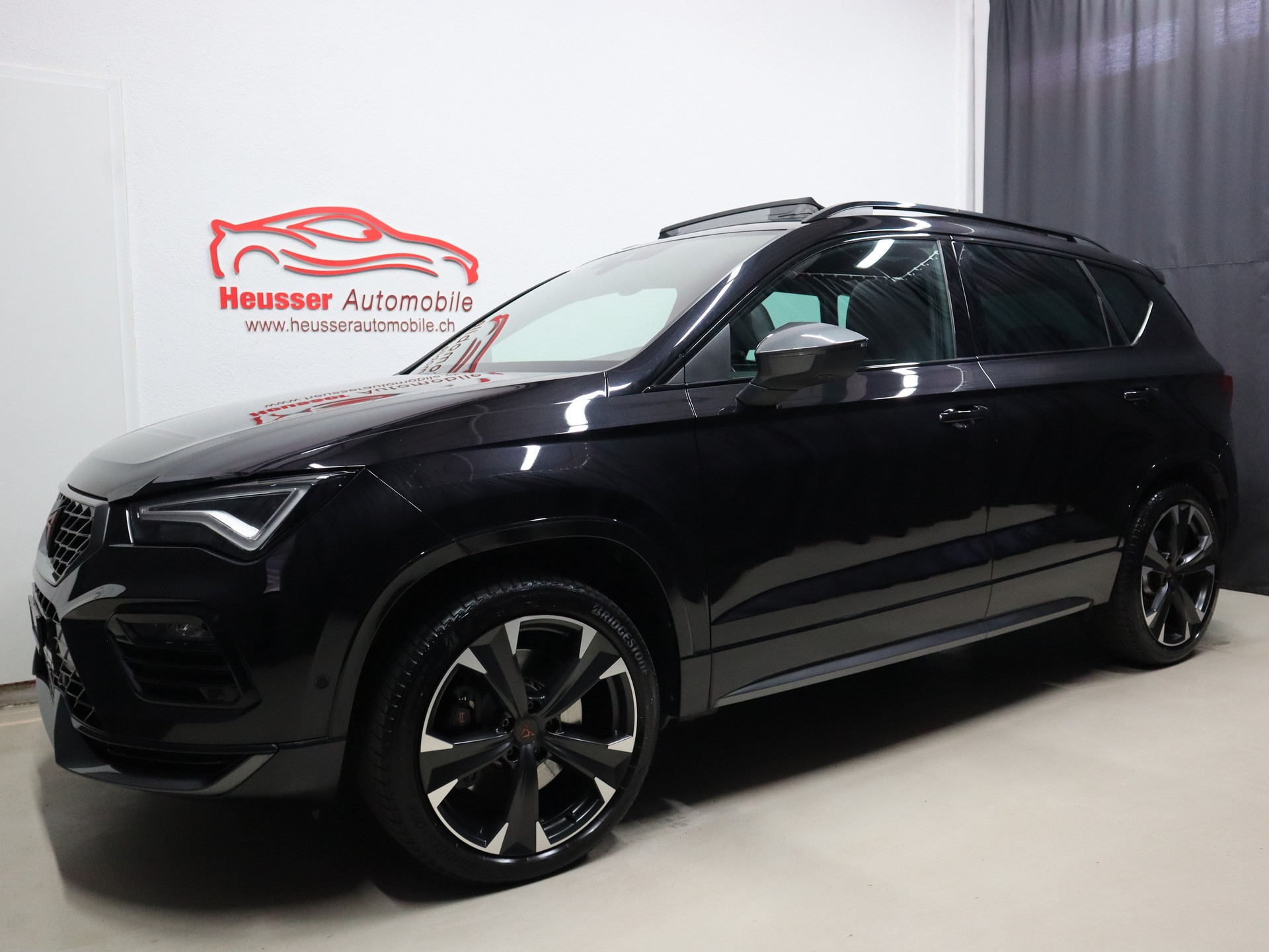 CUPRA Ateca 2.0TSI VZ 4Drive DSG - Panorama - Navi - Beats - Sportsitze - Sitzmemory - 360° Kamera - AHK - 300 PS-showroom-element-1
