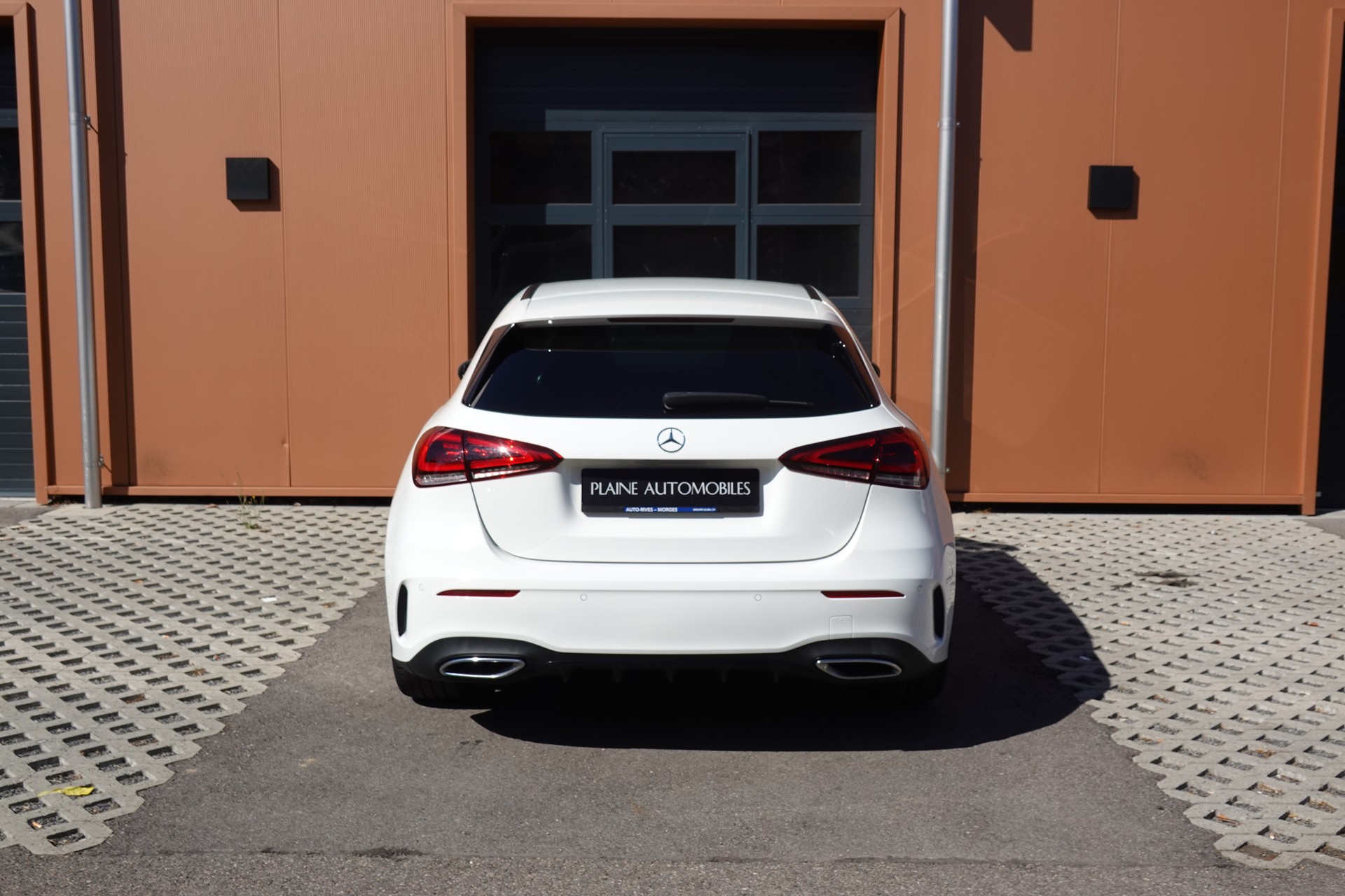 MERCEDES-BENZ A 250 AMG Line 7G-DCT "*Pack AMG Line * Caméra de Recul * Tempomat Adaptatif * Clim Auto * Sièges AMG * Aide à la Conduite *"-image-8