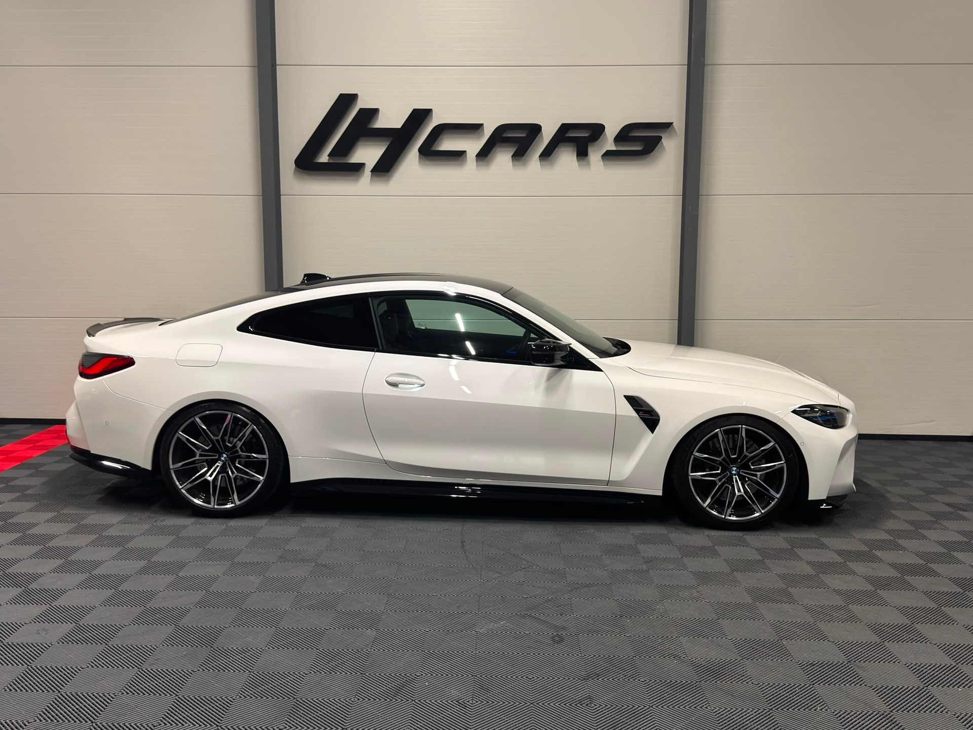 BMW M4 Competition Coupé-image-4