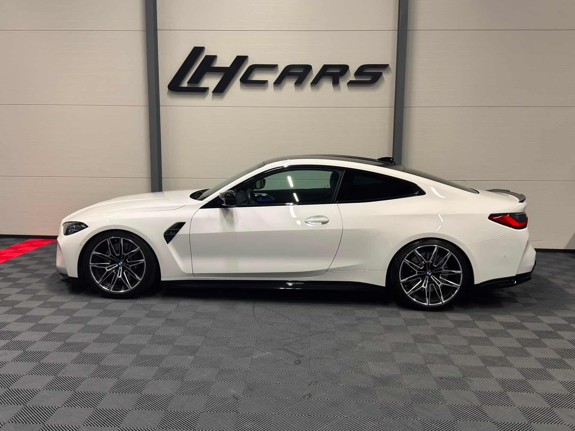 BMW M4 Competition Coupé-image-1