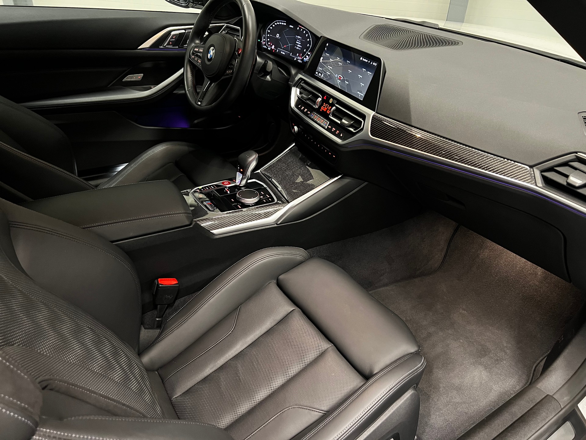 BMW M4 Competition Coupé-image-13