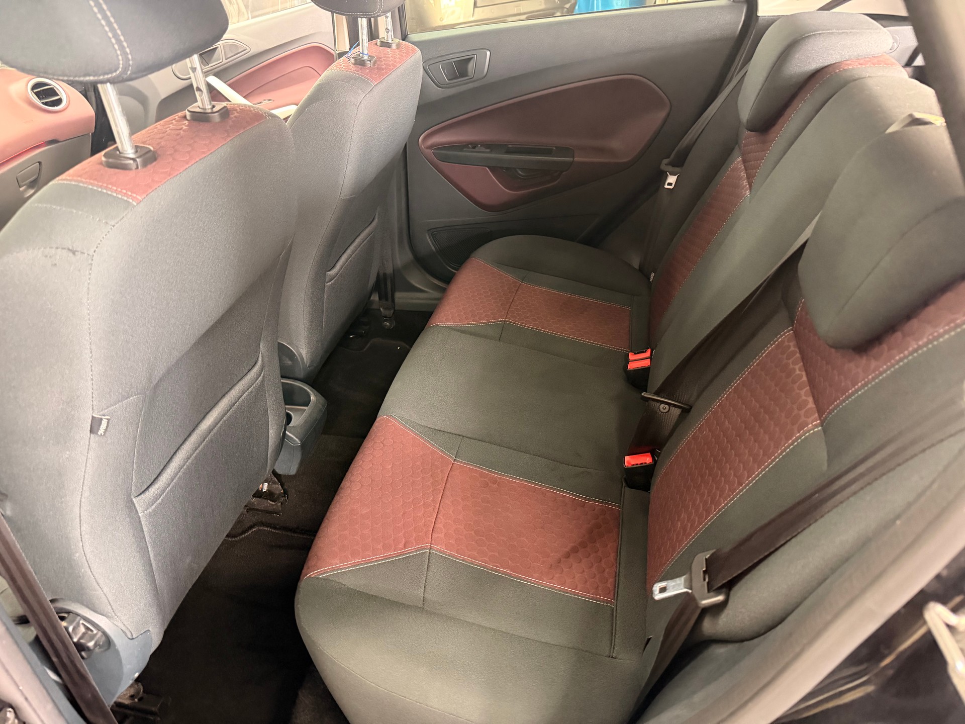 FORD Fiesta 1.6 16V Titanium-image-17
