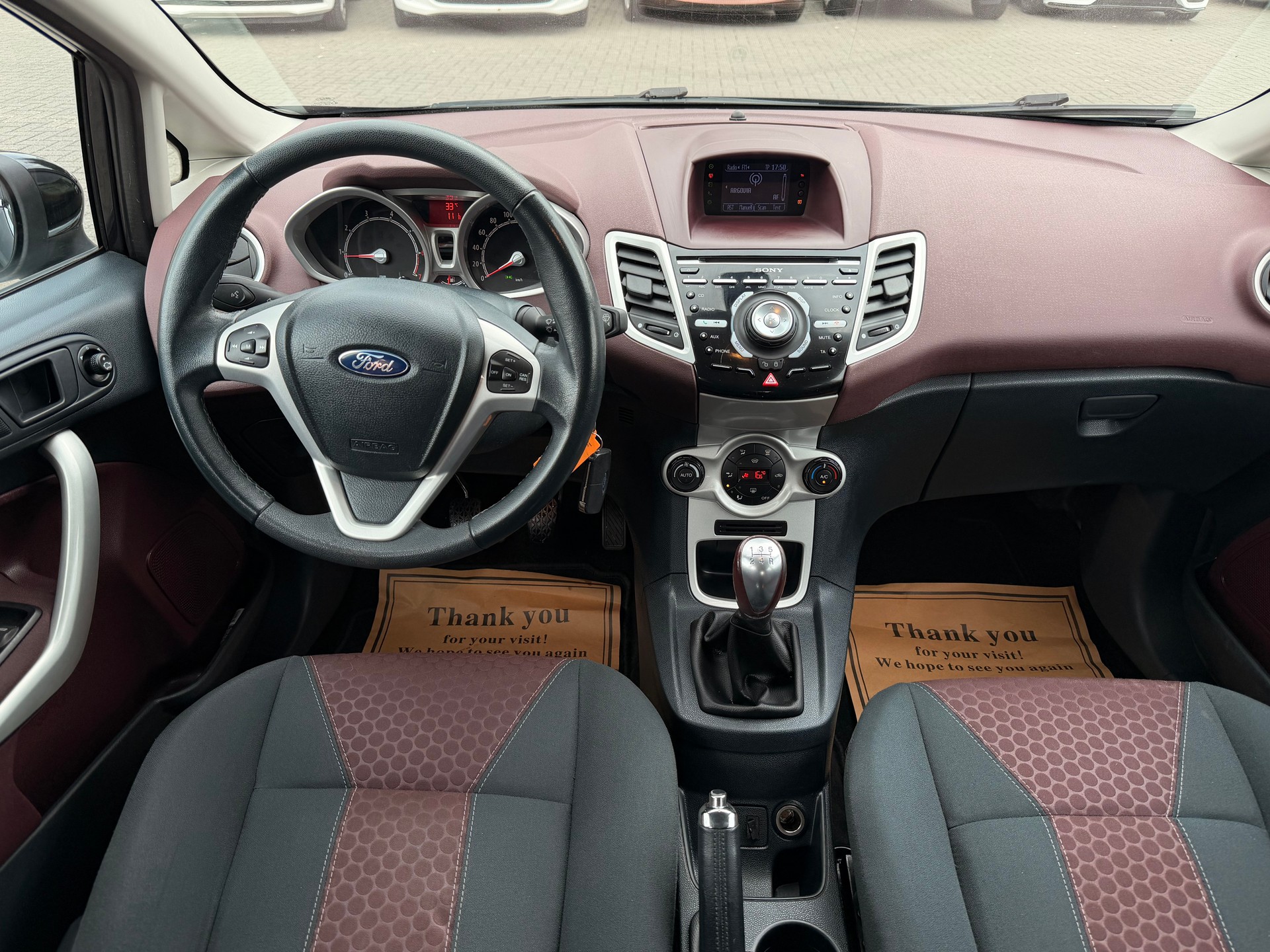 FORD Fiesta 1.6 16V Titanium-image-12