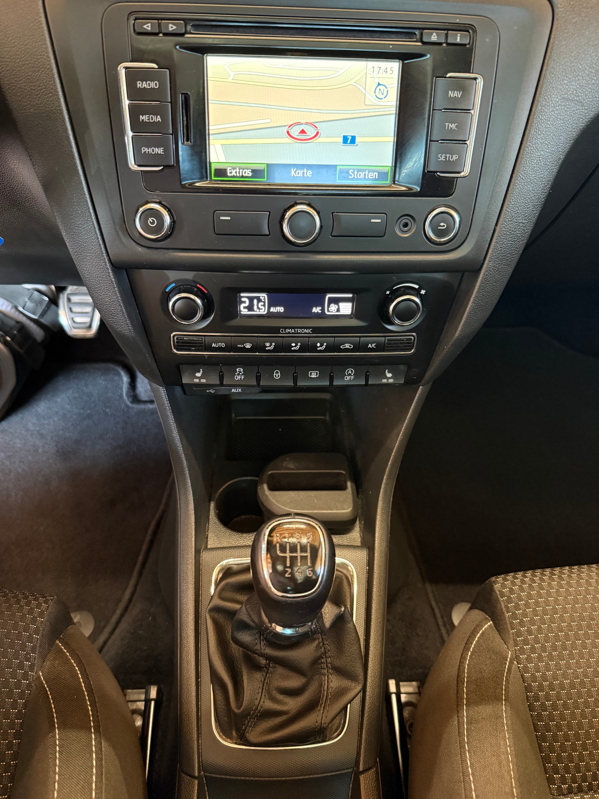 SKODA Rapid Spaceback 1.2 TSI Elegance-image-11