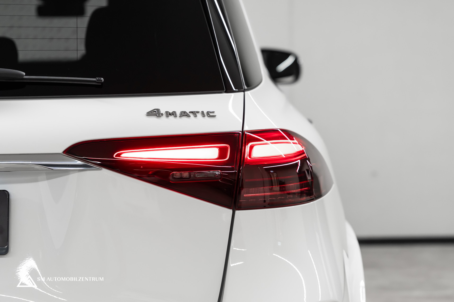 MERCEDES-BENZ GLE 450 AMG Line 4matic / Werksgarantie / Panorama / 360° / AHK / Head-Up-image-8
