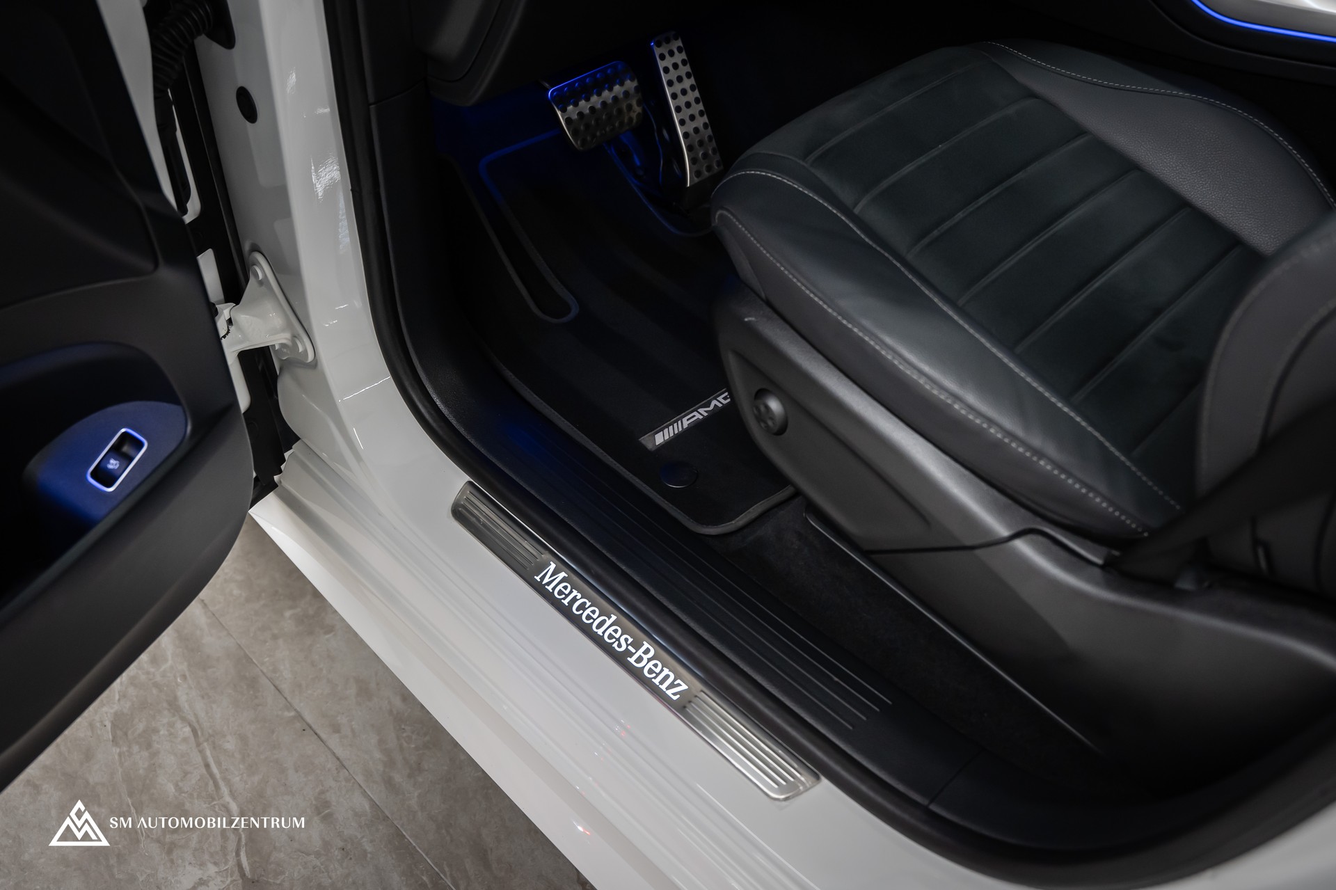MERCEDES-BENZ GLE 450 AMG Line 4matic / Werksgarantie / Panorama / 360° / AHK / Head-Up-image-20