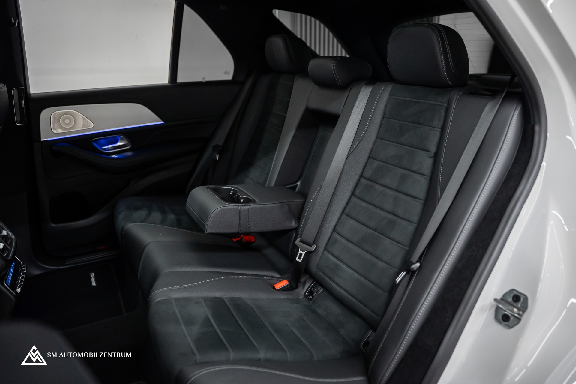 MERCEDES-BENZ GLE 450 AMG Line 4matic / Werksgarantie / Panorama / 360° / AHK / Head-Up-image-17