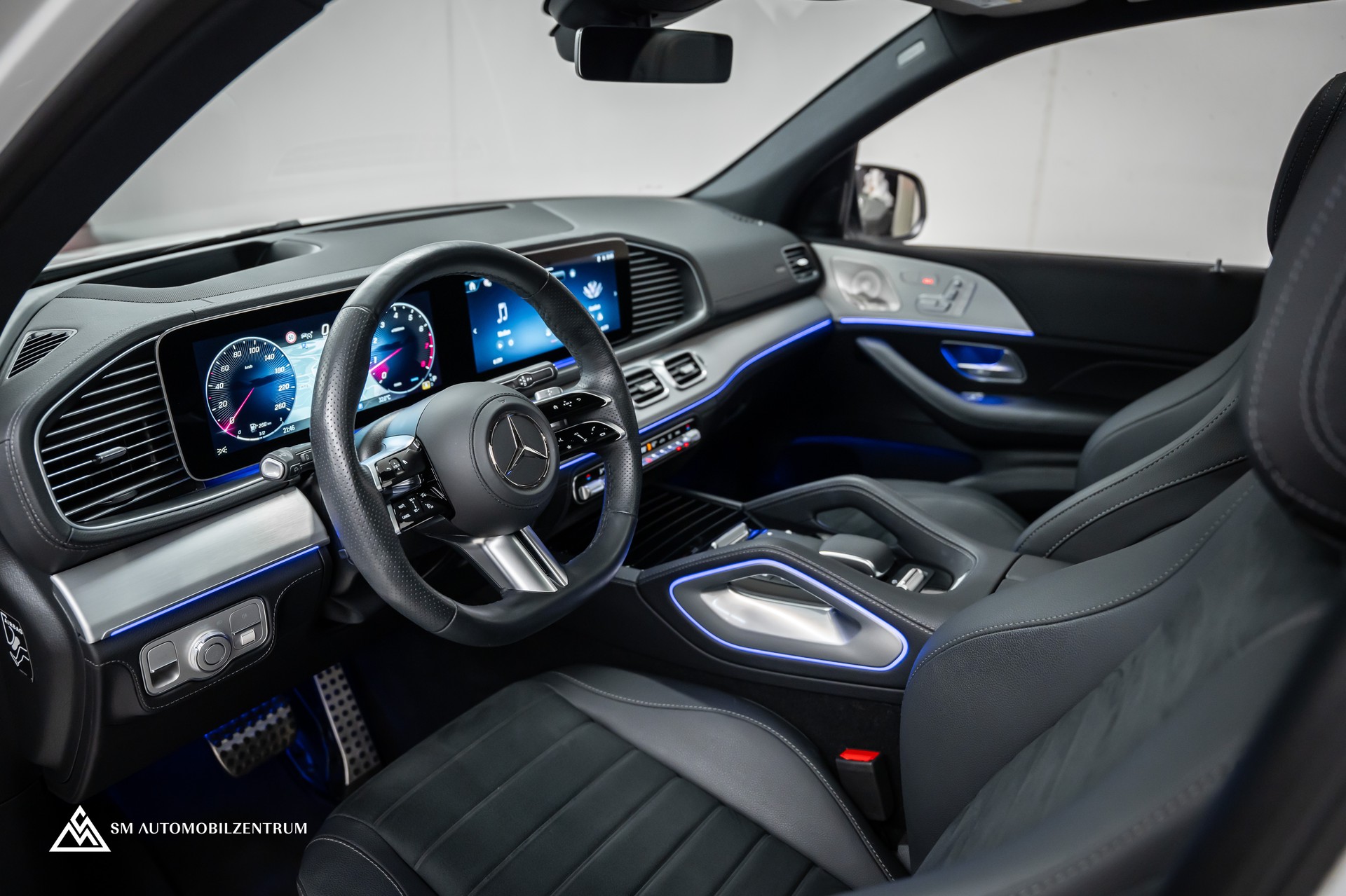MERCEDES-BENZ GLE 450 AMG Line 4matic / Werksgarantie / Panorama / 360° / AHK / Head-Up-image-13
