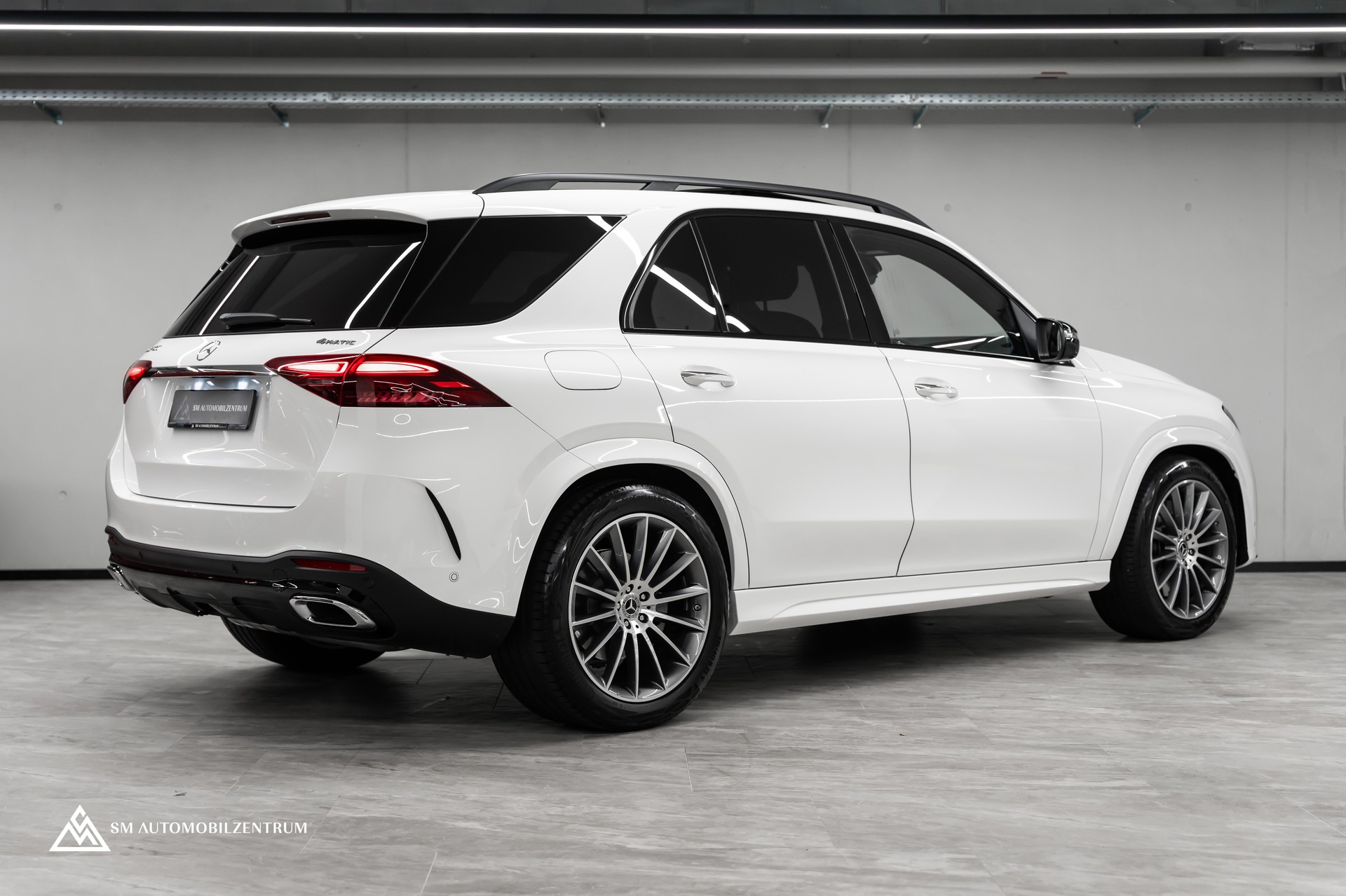 MERCEDES-BENZ GLE 450 AMG Line 4matic / Werksgarantie / Panorama / 360° / AHK / Head-Up-image-5