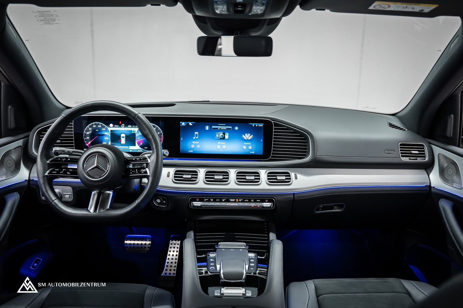 MERCEDES-BENZ GLE 450 AMG Line 4matic / Werksgarantie / Panorama / 360° / AHK / Head-Up-image-12