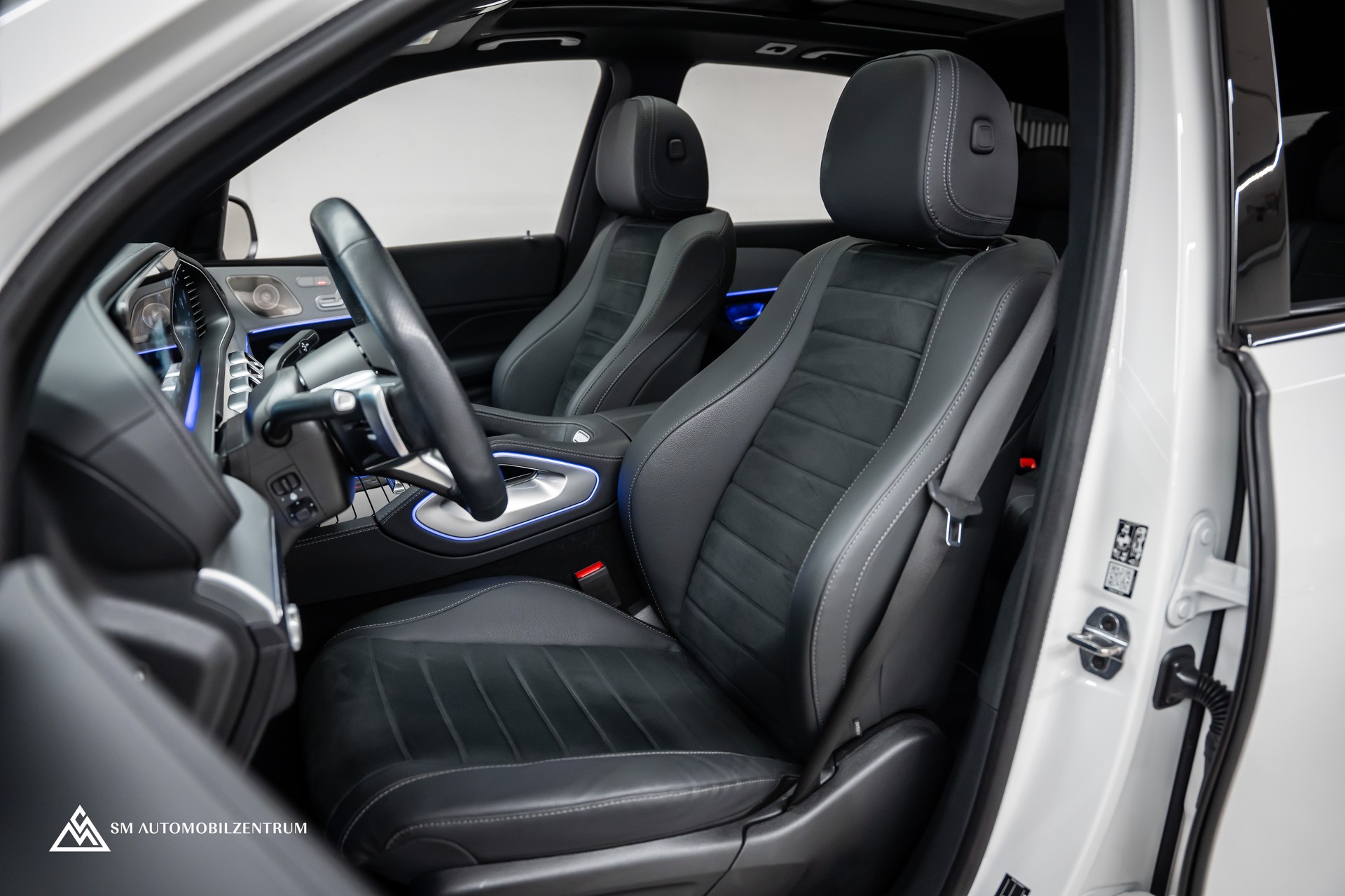 MERCEDES-BENZ GLE 450 AMG Line 4matic / Werksgarantie / Panorama / 360° / AHK / Head-Up-image-15