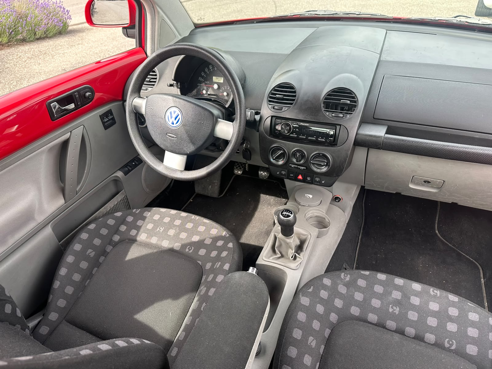 VW Beetle 2.0-image-7