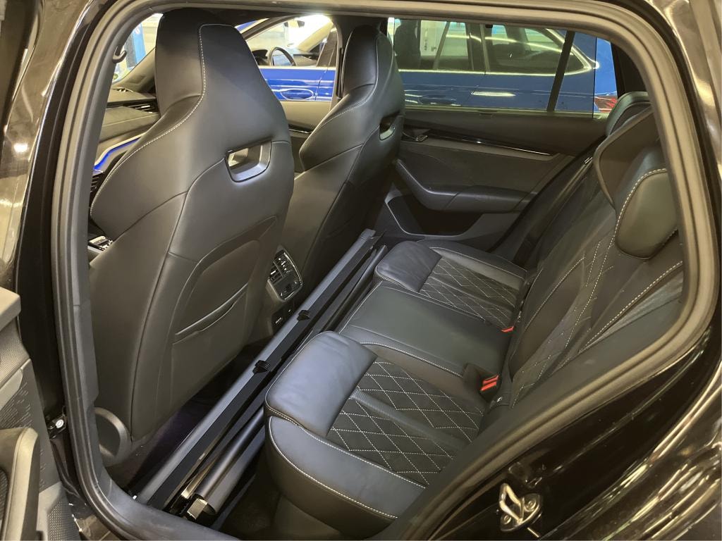 SKODA Octavia Combi 2.0 TDI DSG RS 4x4 / Bleck Series / leasing ab 299.- Monate-image-2