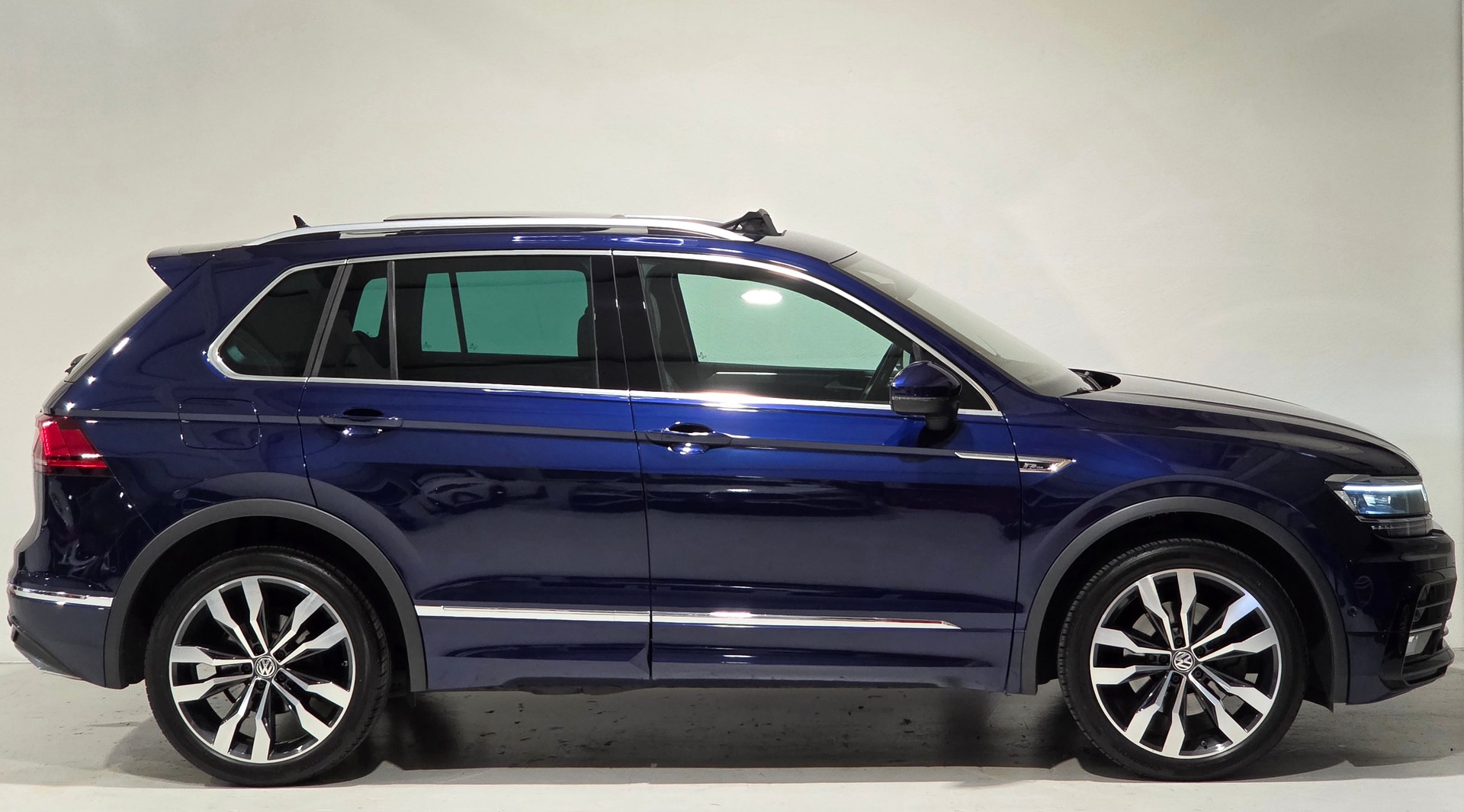 VW Tiguan 2.0TSI RLine 4Motion DSG-image-26