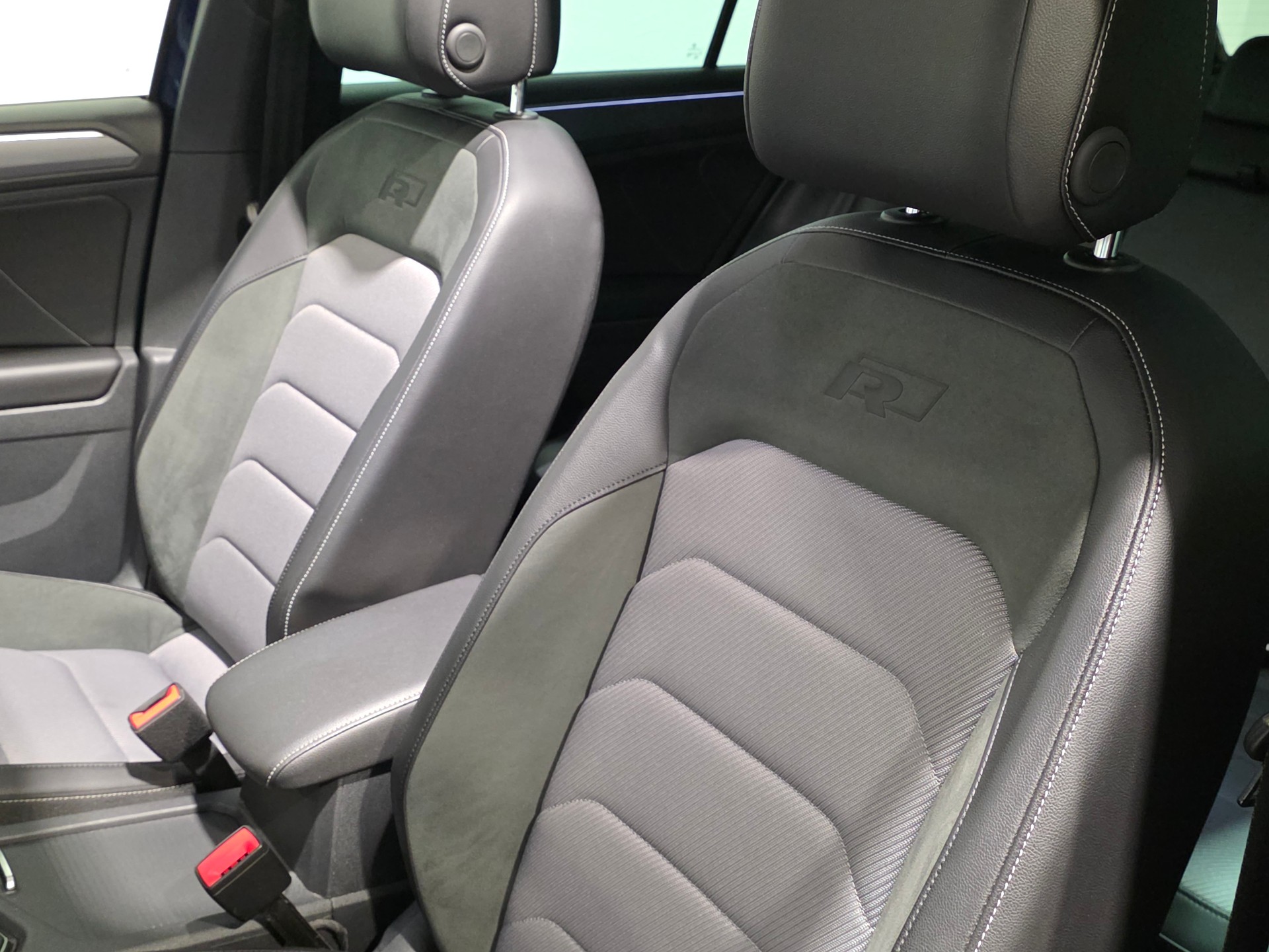 VW Tiguan 2.0TSI RLine 4Motion DSG-image-14