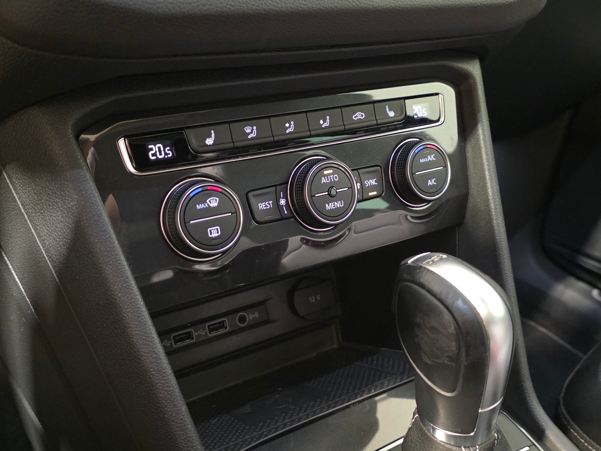 VW Tiguan 2.0TSI RLine 4Motion DSG-image-12