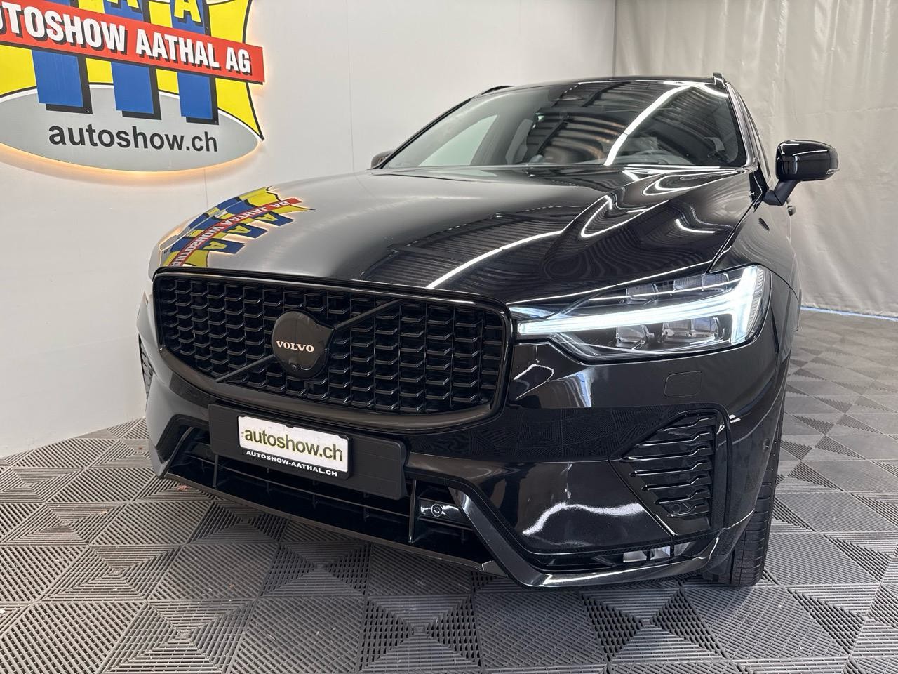 VOLVO XC60 B5 MHD AWD Black Edition Plus Geartronic-image-20