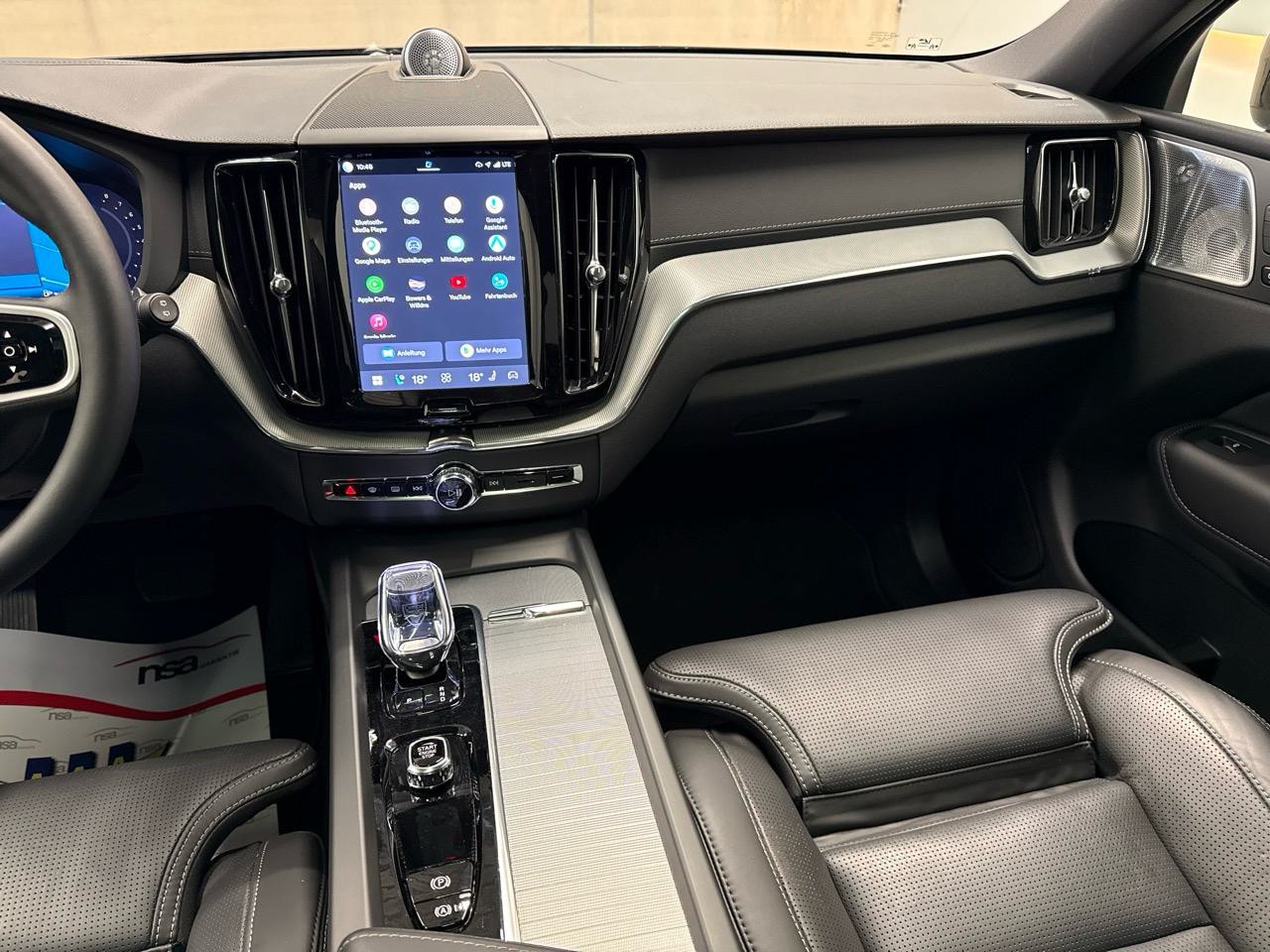 VOLVO XC60 B5 MHD AWD Black Edition Plus Geartronic-image-5