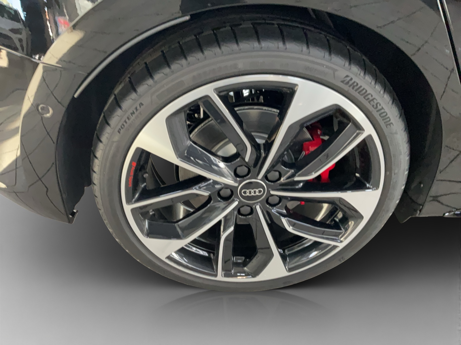 AUDI S3 Sportback TFSI quattro S-tronic-image-13