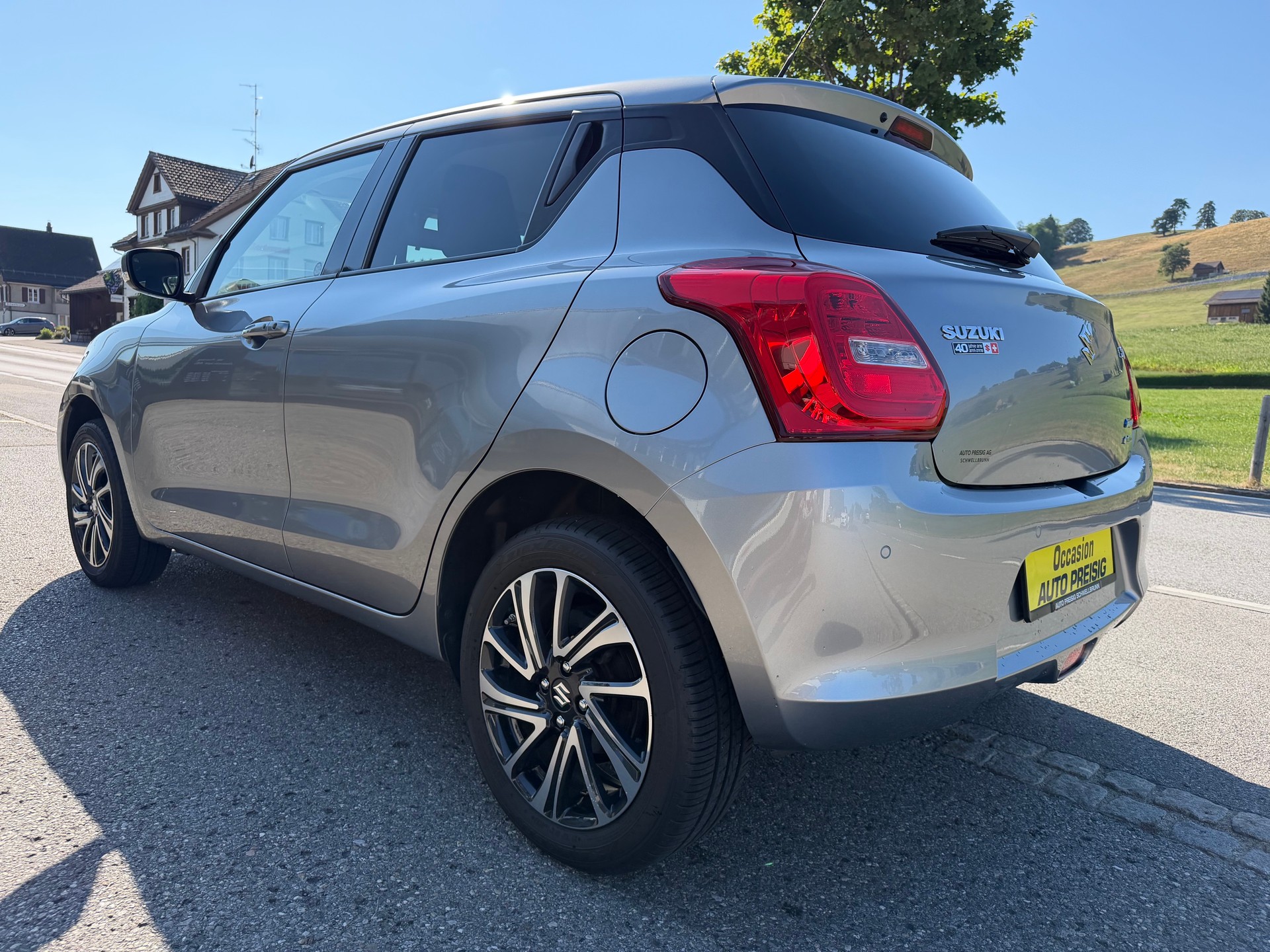 SUZUKI Swift 1.2 Compact Top 4x4 Hybrid-image-8
