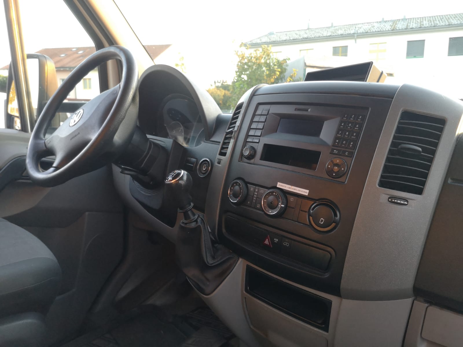 VW Crafter 35 2.0 TDI CR-image-7
