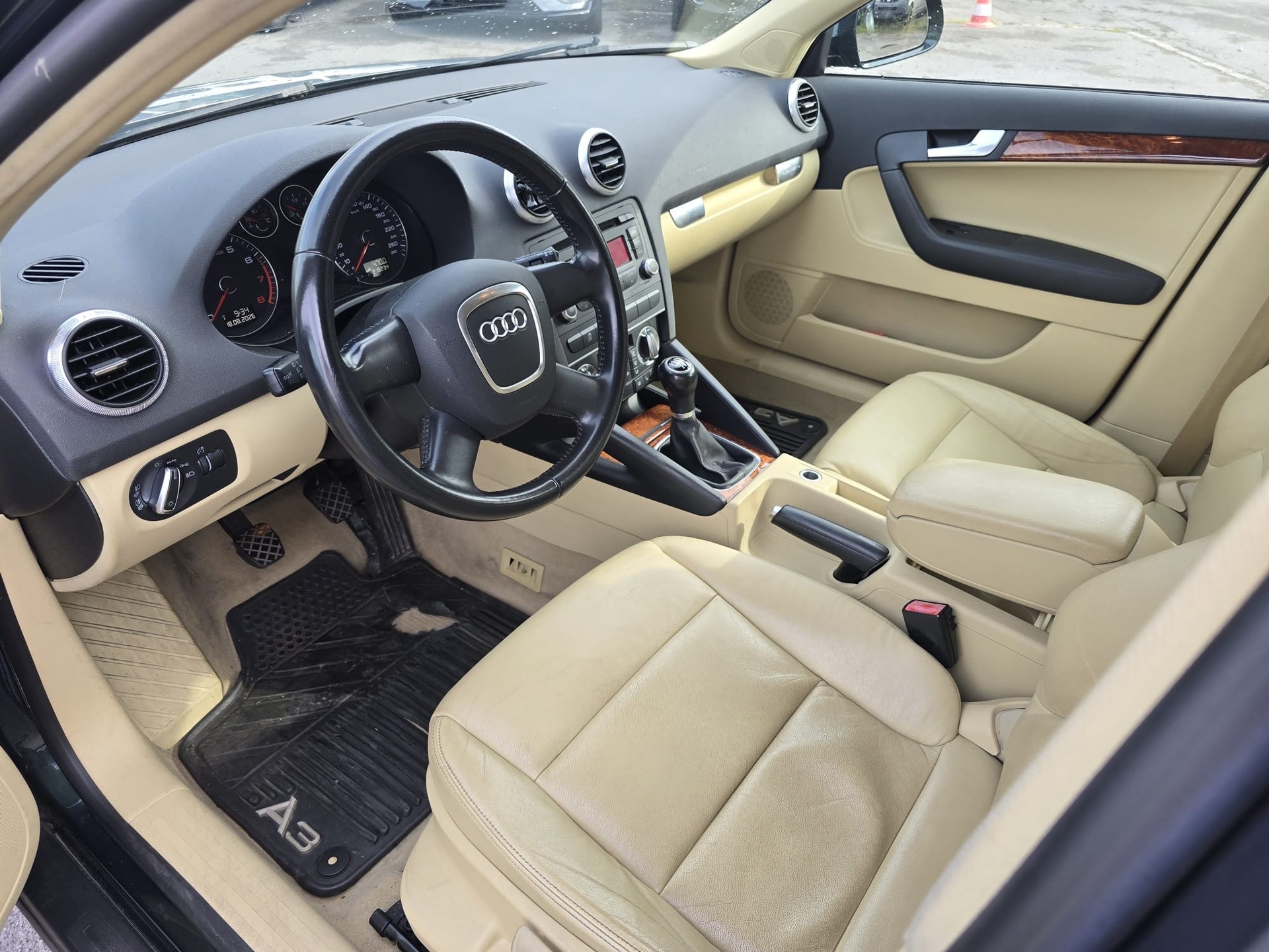 AUDI A3 Sportback 1.8 TFSI Ambiente quattro-image-10