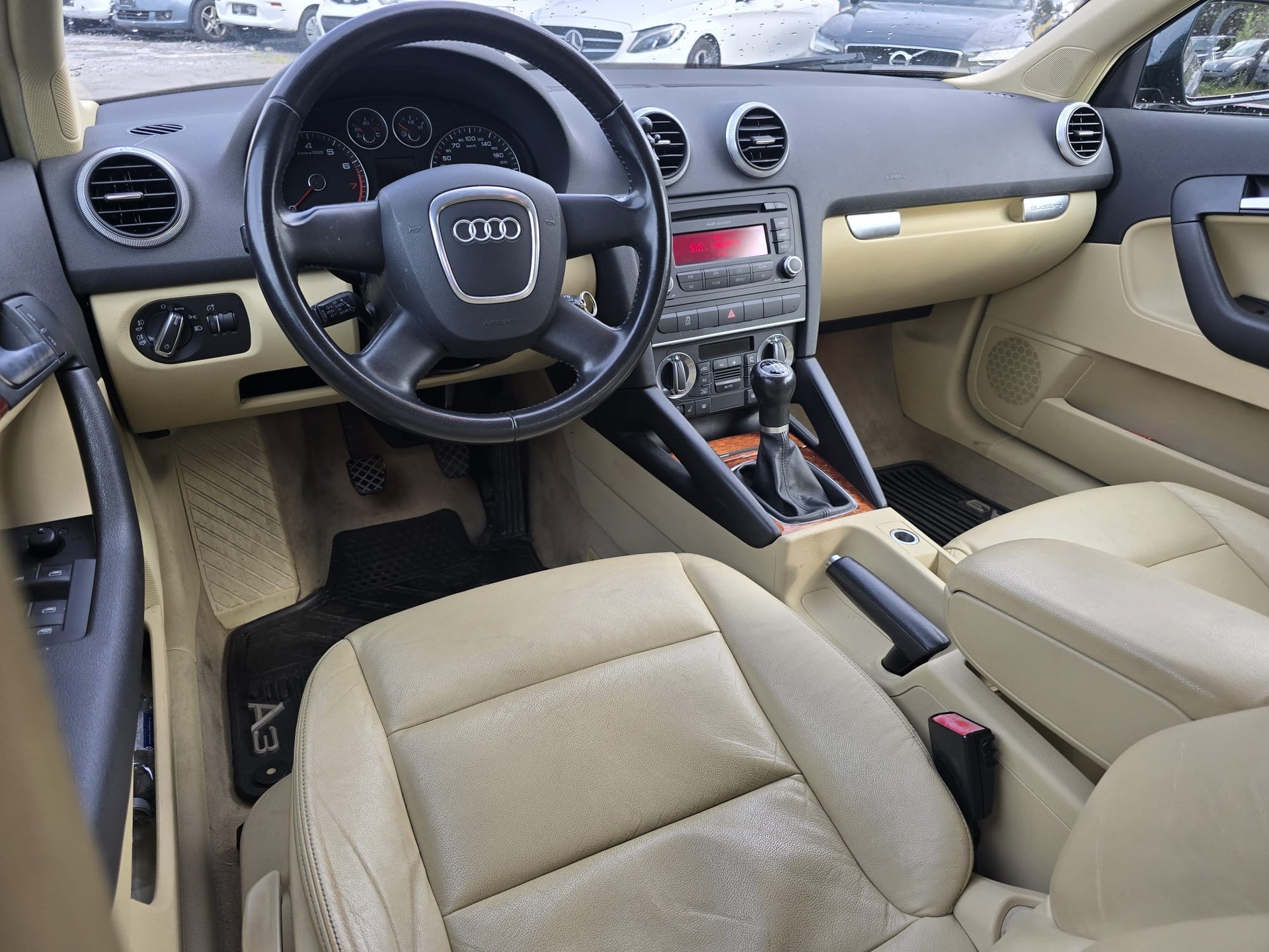 AUDI A3 Sportback 1.8 TFSI Ambiente quattro-image-9