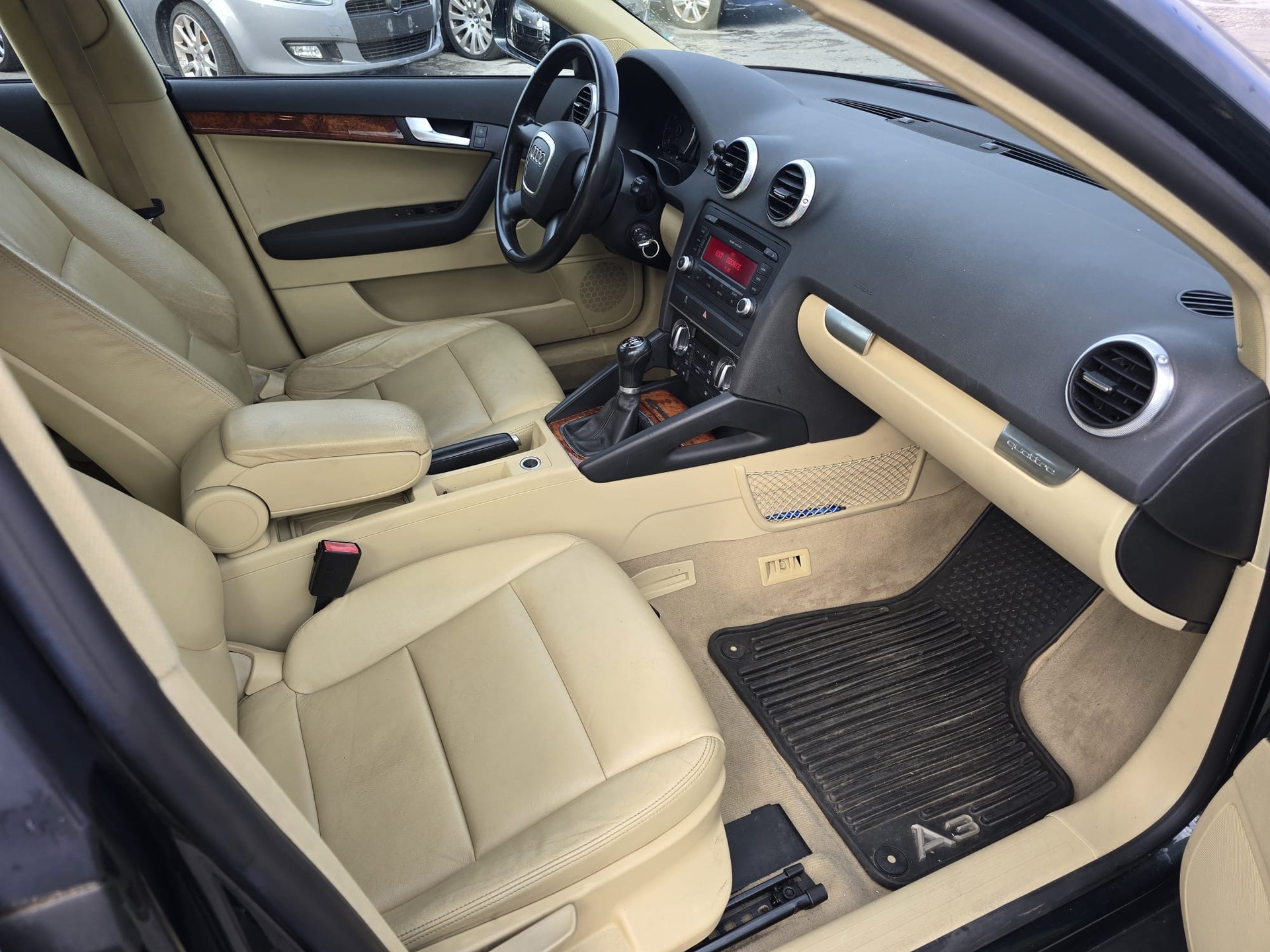 AUDI A3 Sportback 1.8 TFSI Ambiente quattro-image-14