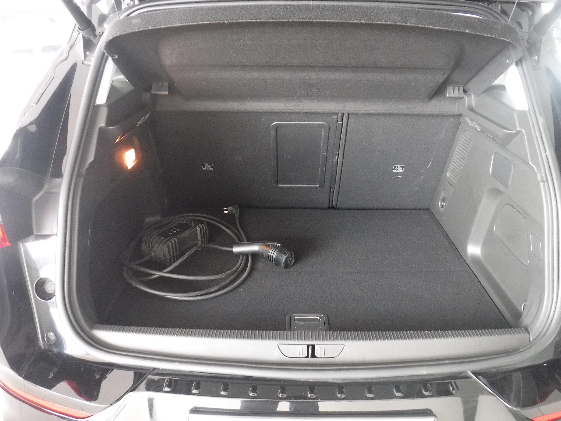 OPEL Grandland 1.6 Hybrid4 GSe Automatik-image-5