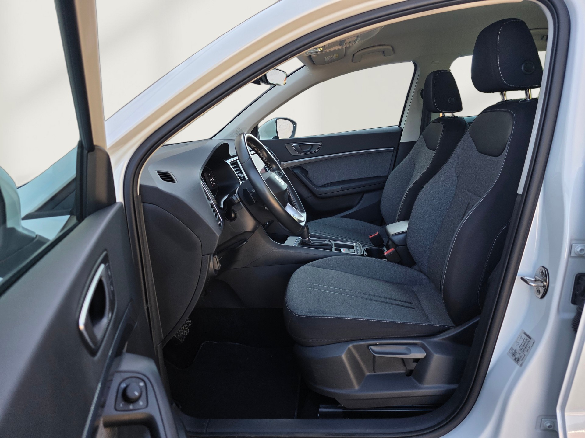 SEAT Ateca 1.5 TSI EVO DSG Style * CH-Fahrzeug * Top Zustand *-image-6