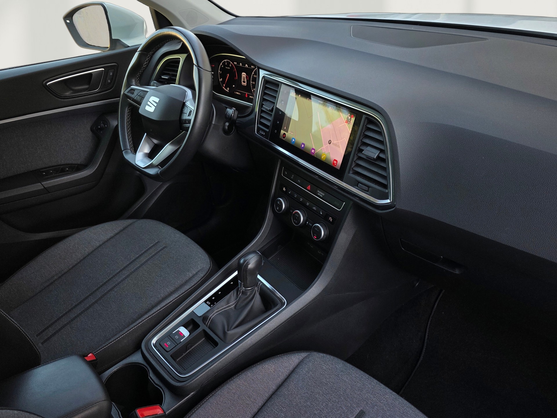 SEAT Ateca 1.5 TSI EVO DSG Style * CH-Fahrzeug * Top Zustand *-image-16