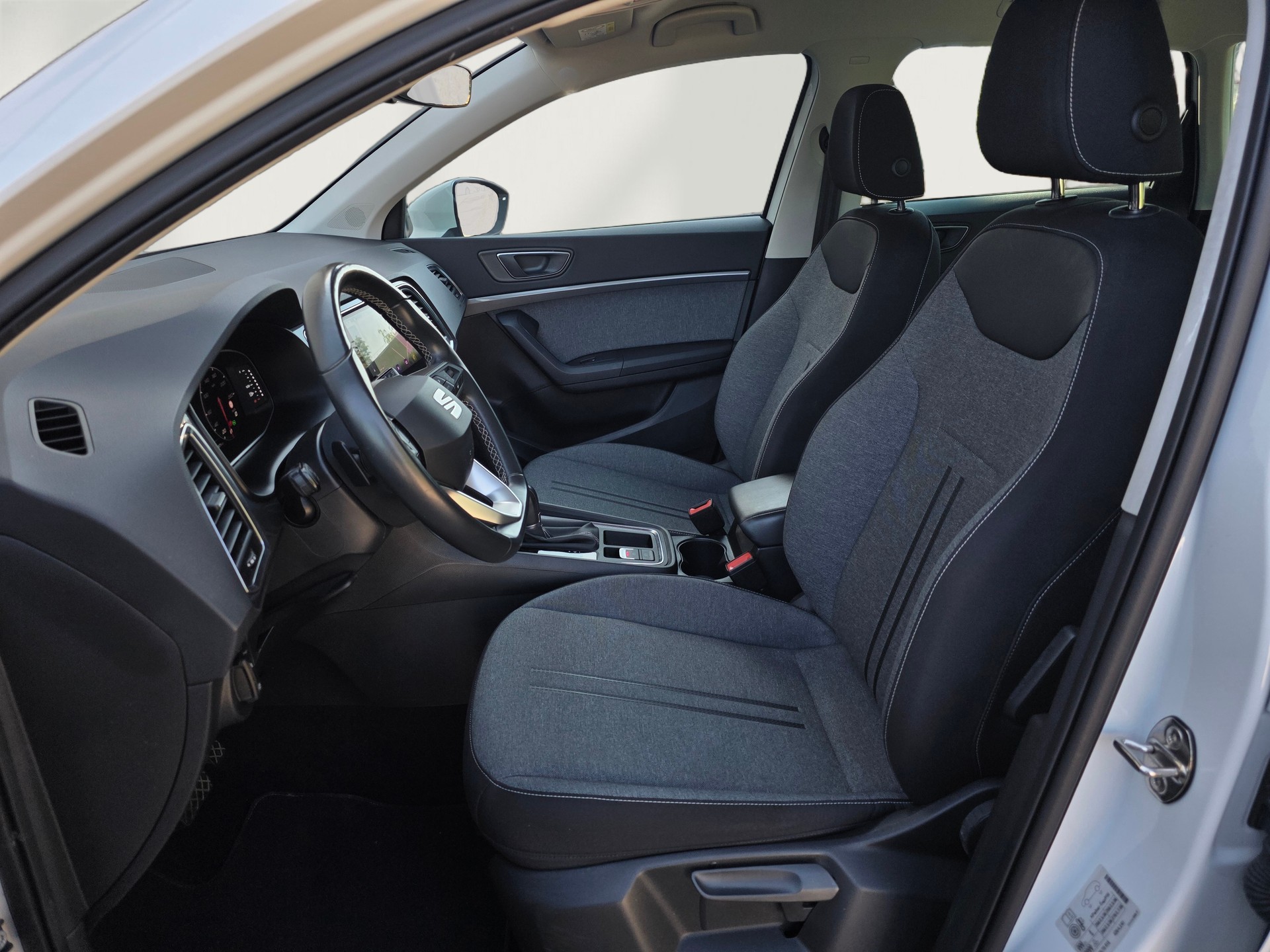 SEAT Ateca 1.5 TSI EVO DSG Style * CH-Fahrzeug * Top Zustand *-image-7