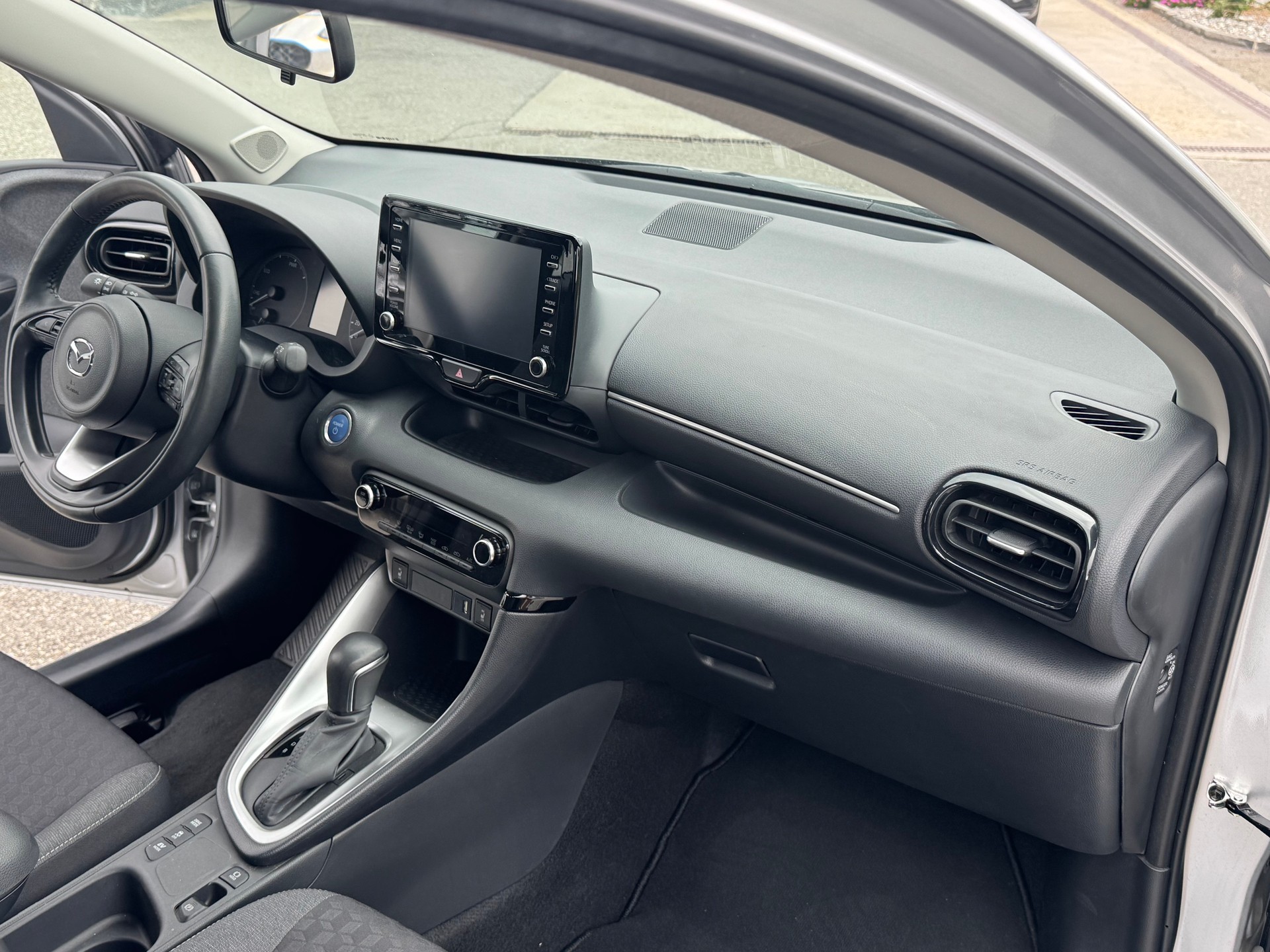 MAZDA 2 Hybrid Agile-image-8