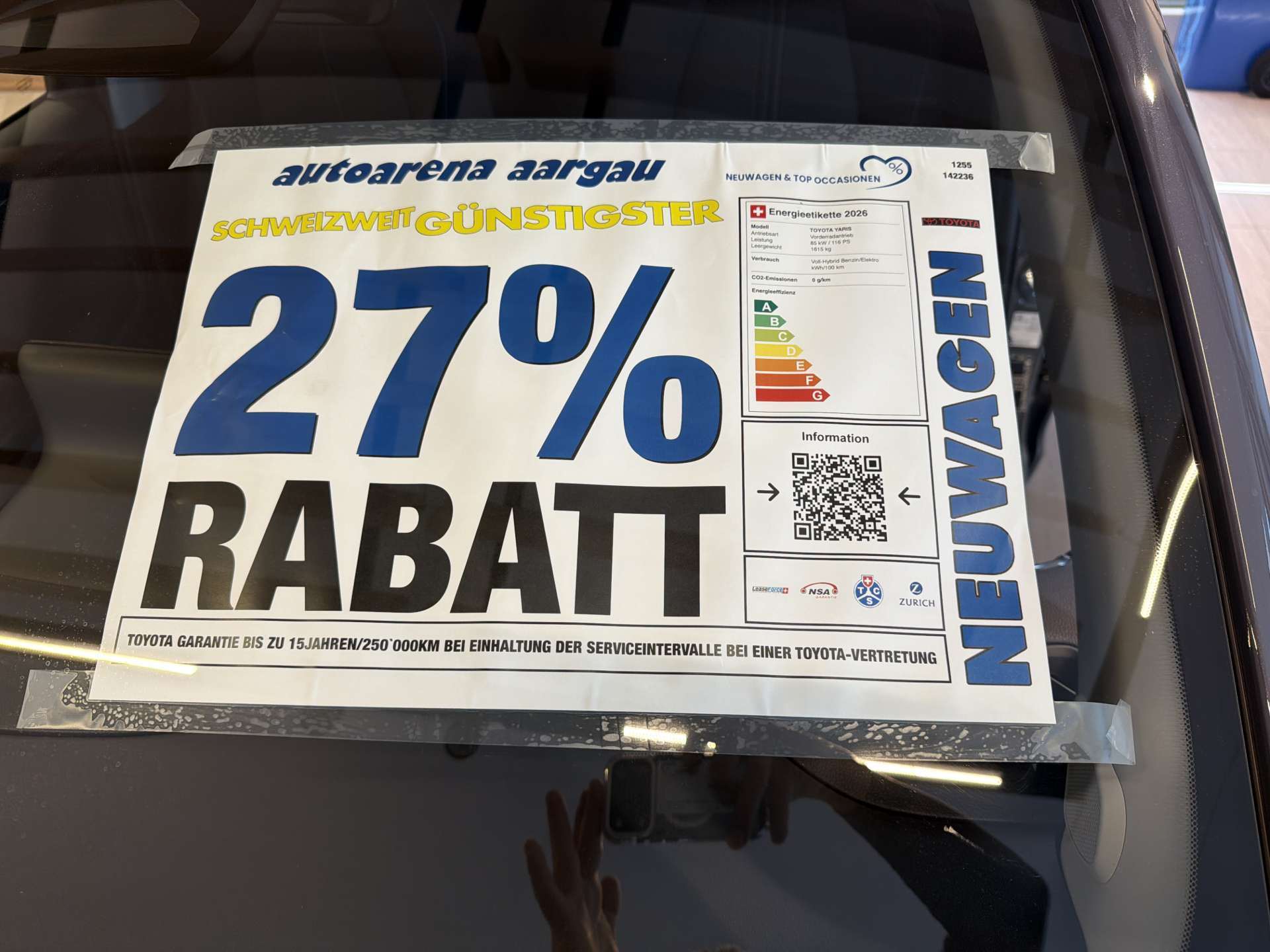 TOYOTA Yaris 1.5 Active Plus+ e-CVT Automat-image-3