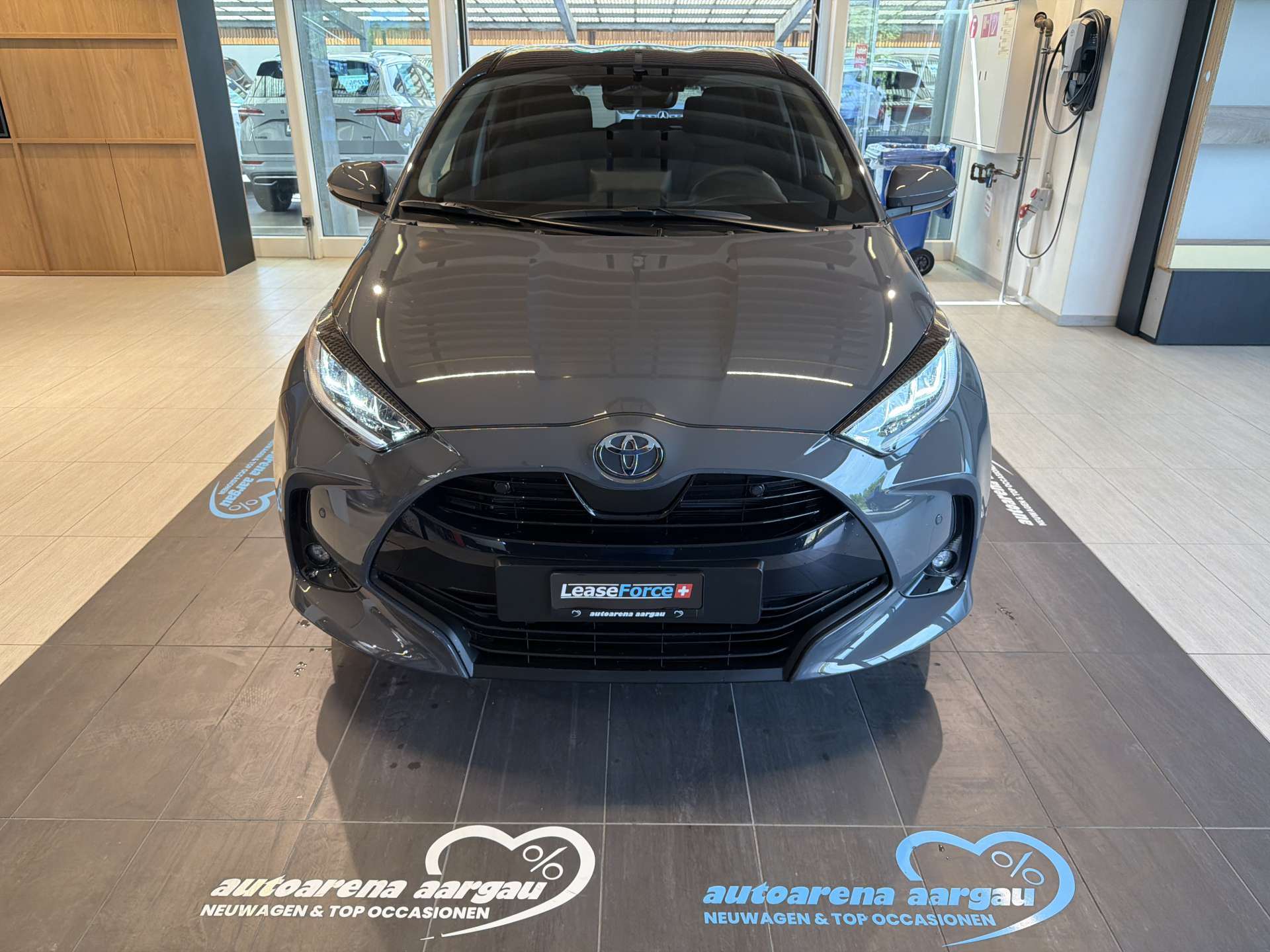 TOYOTA Yaris 1.5 Active Plus+ e-CVT Automat-image-10