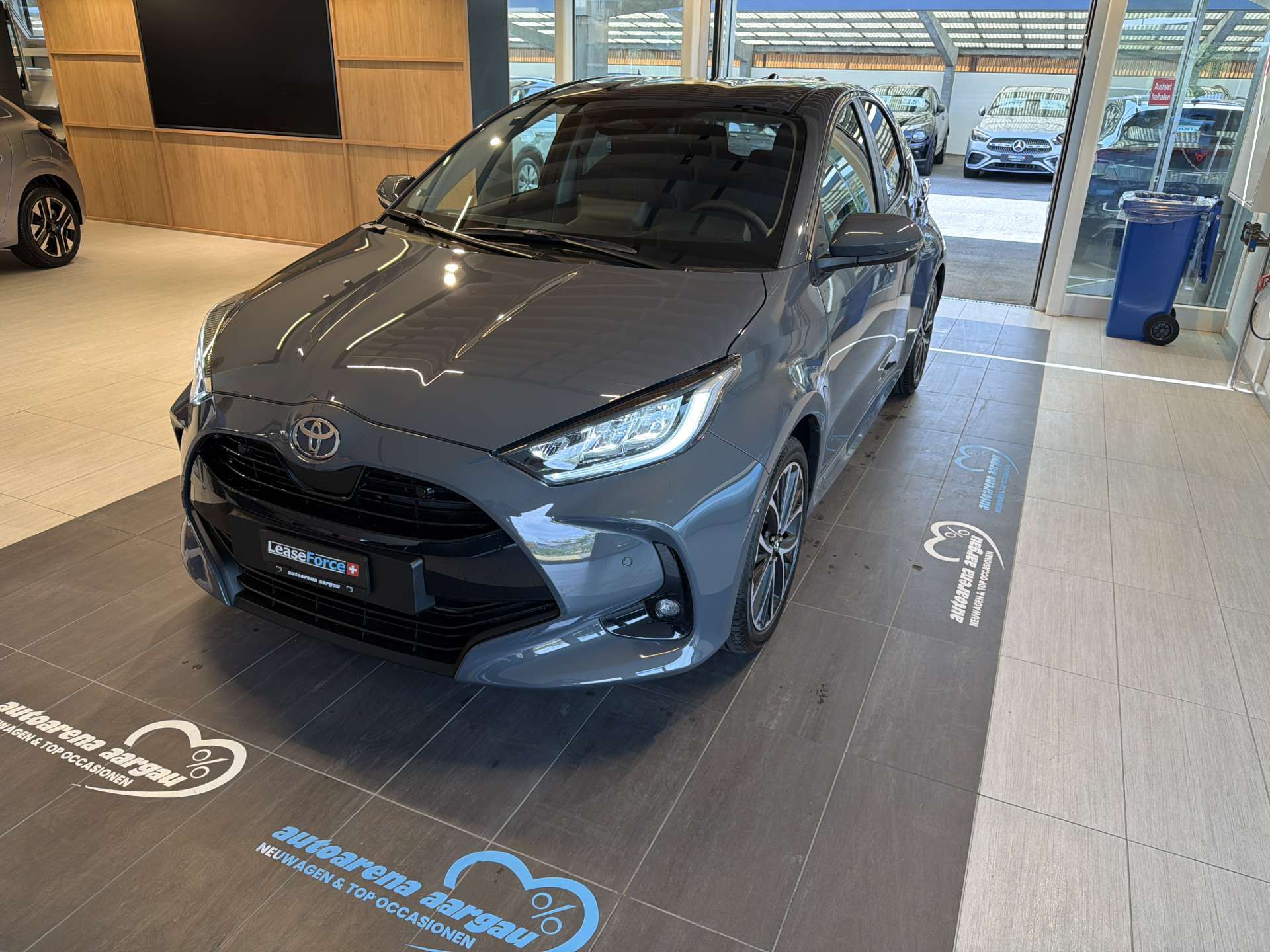 TOYOTA Yaris 1.5 Active Plus+ e-CVT Automat-image-0