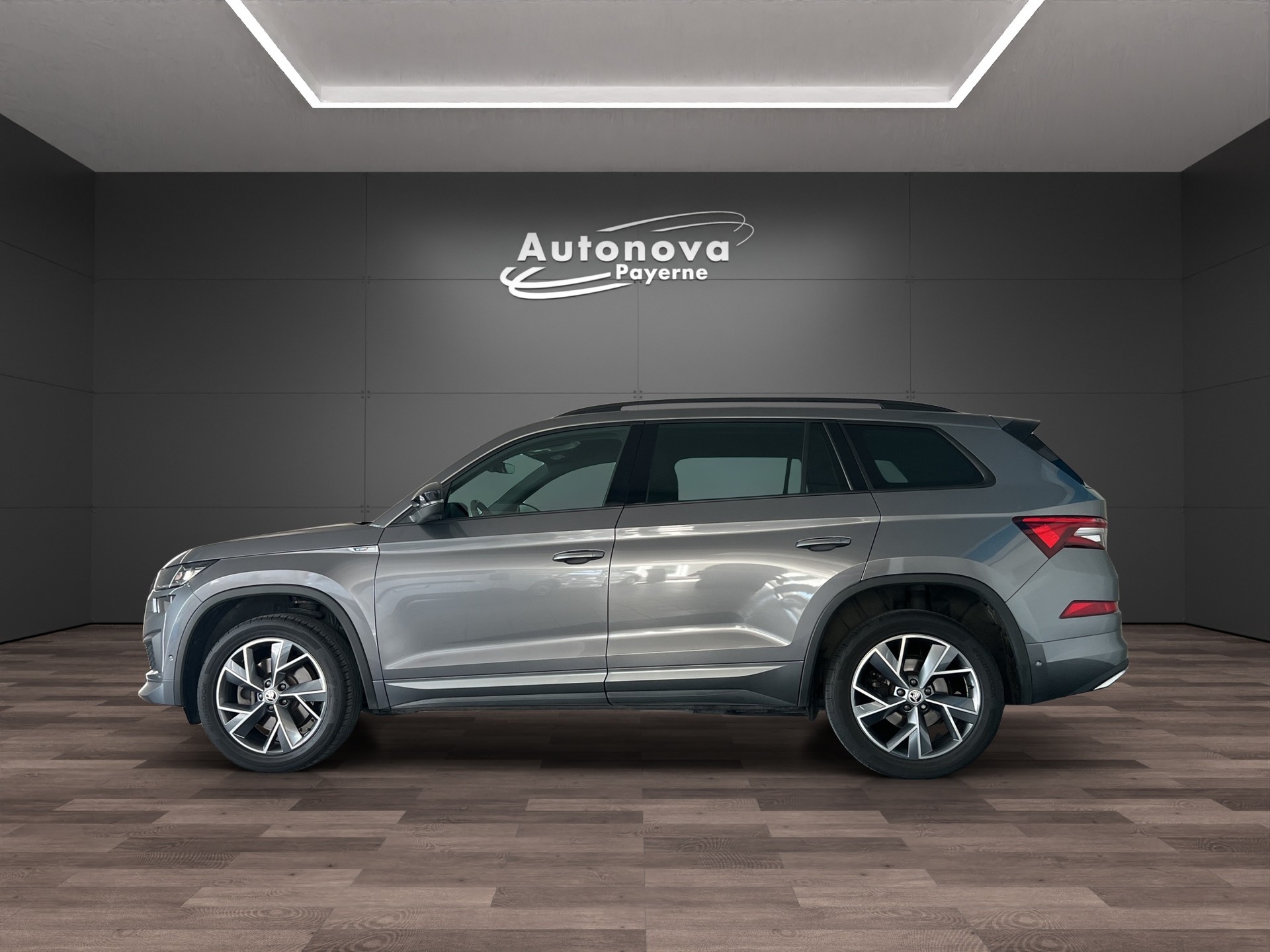 SKODA Kodiaq 2.0 TSI 4x4 SportLine-image-2