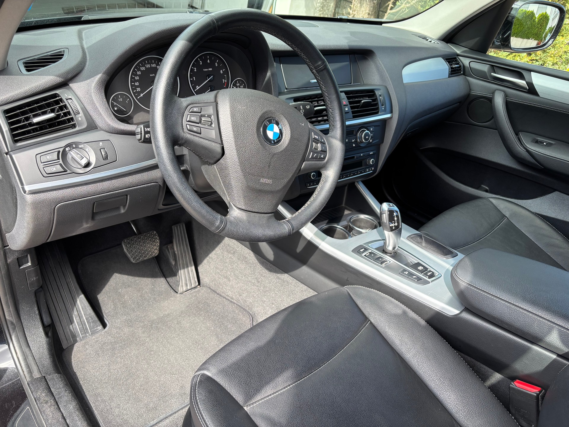 BMW 28i xDrive-image-9