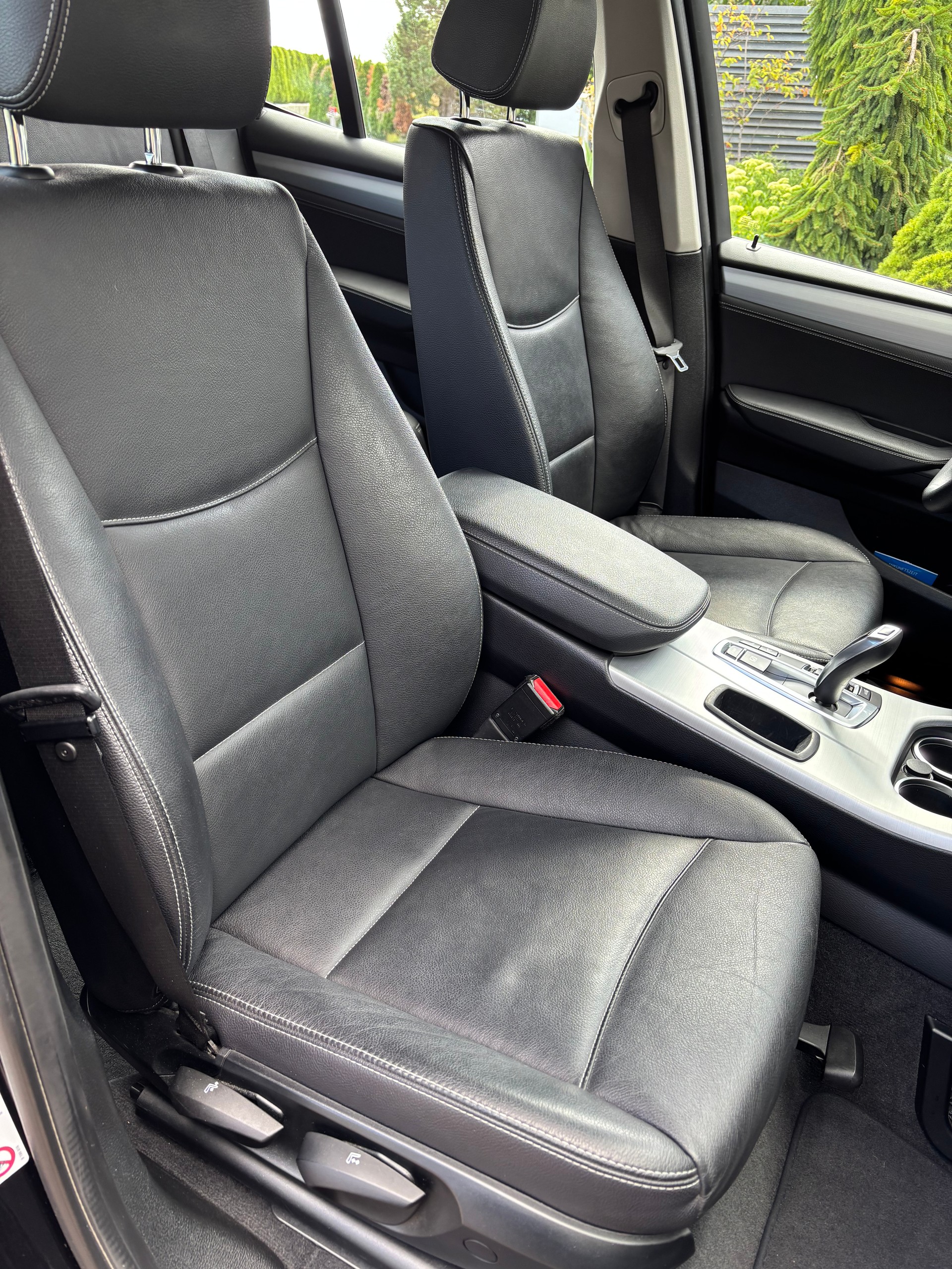 BMW 28i xDrive-image-11