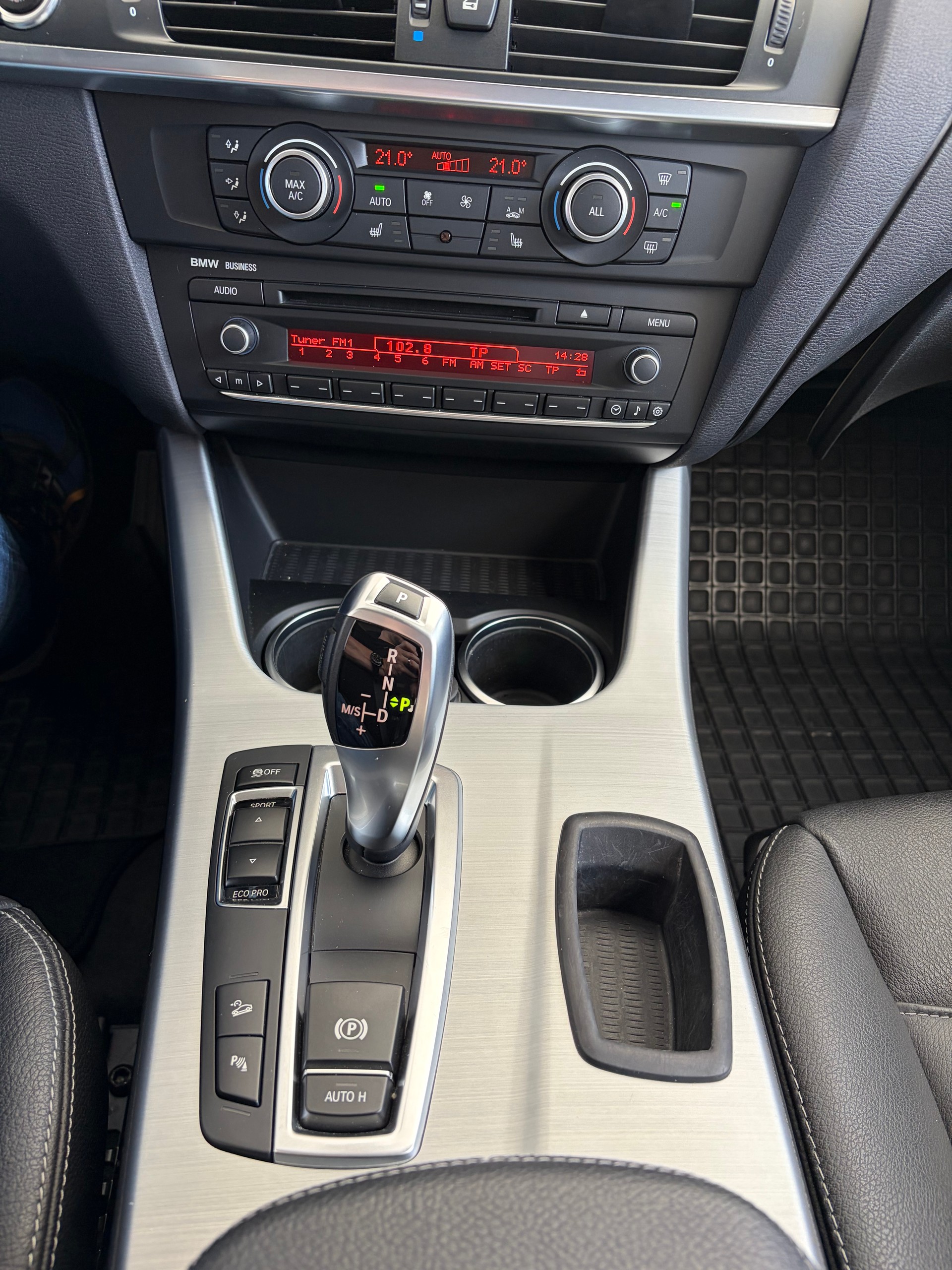 BMW 28i xDrive-image-12