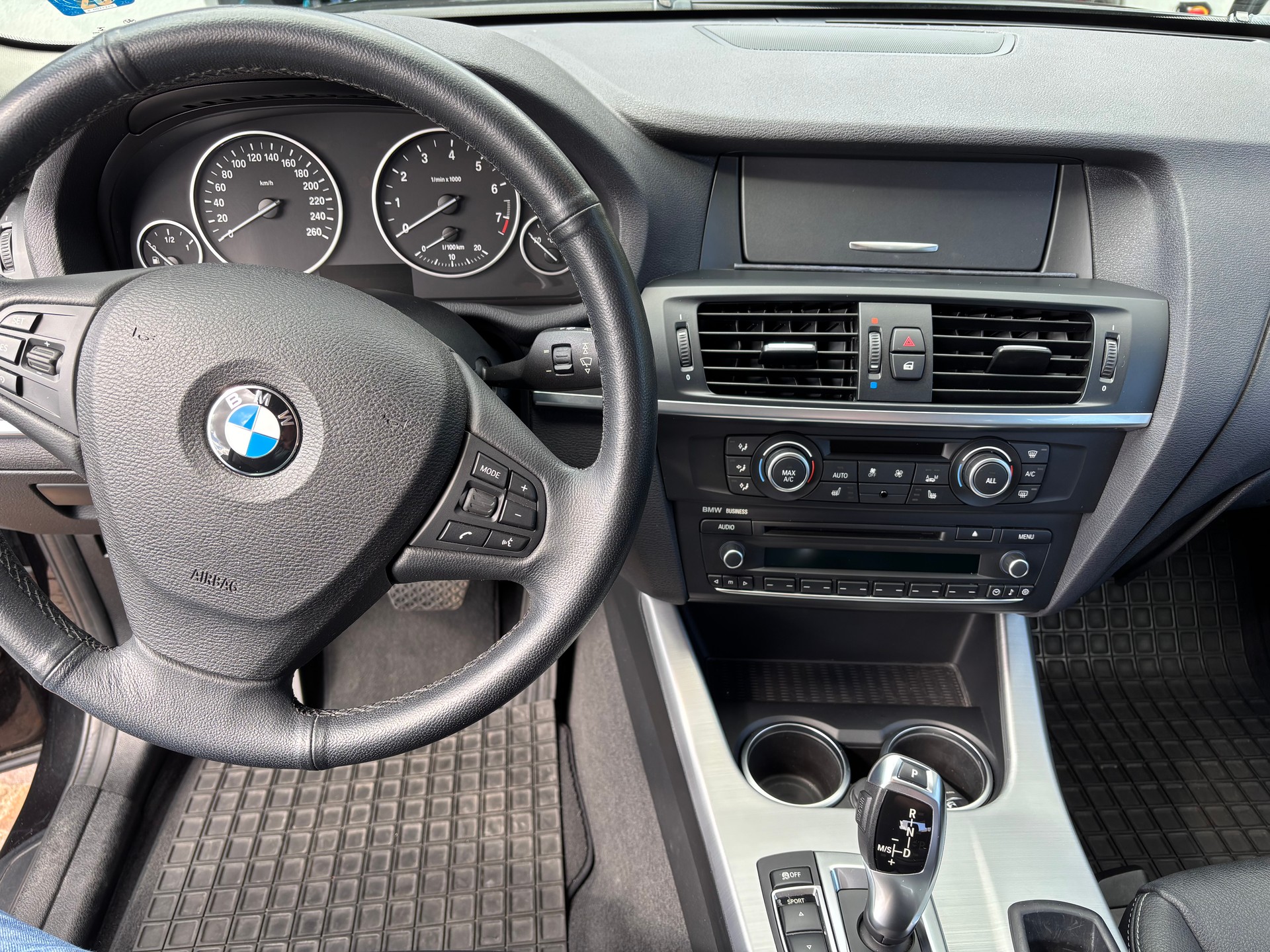 BMW 28i xDrive-image-7